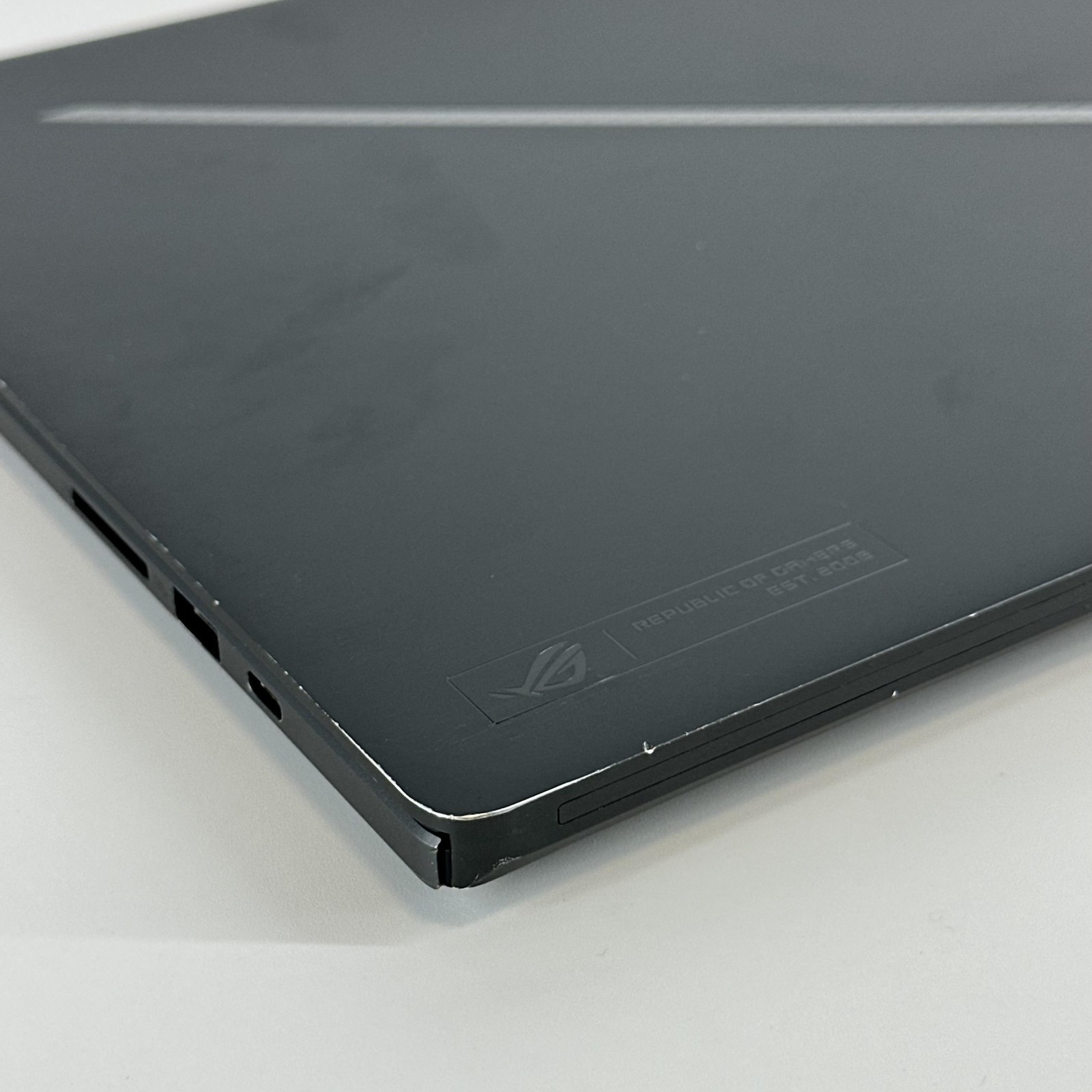 Asus ROG Zephyrus G16 GU605 16 QHD+ 2.5GHz Ultra 9 185H 32GB 2TB/1TB RTX 4080