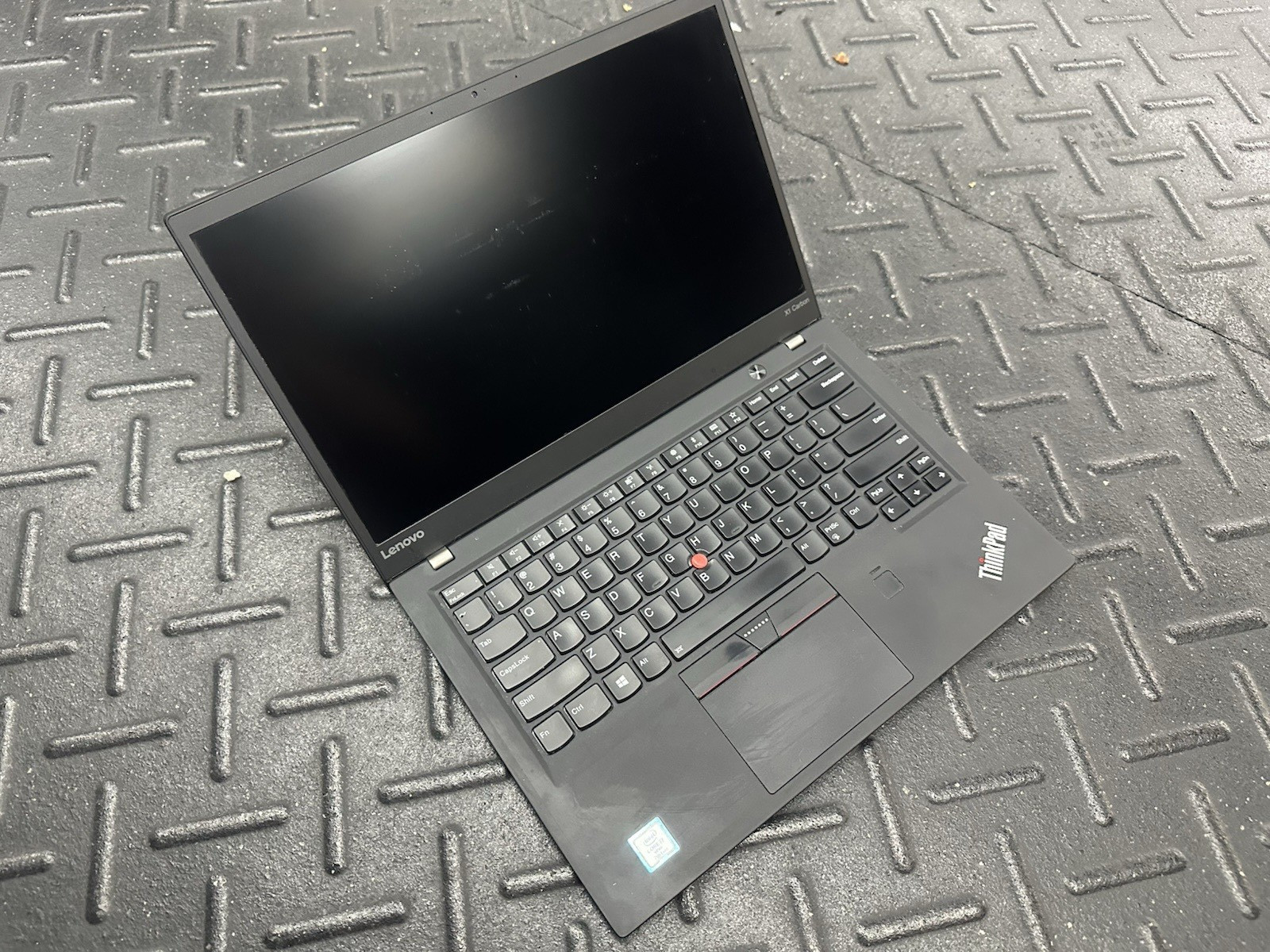 Lenovo ThinkPad X1 Carbon 14″ GEN 5 – i7-7600U 16GB RAM *NO SSD* – READ! Laptop