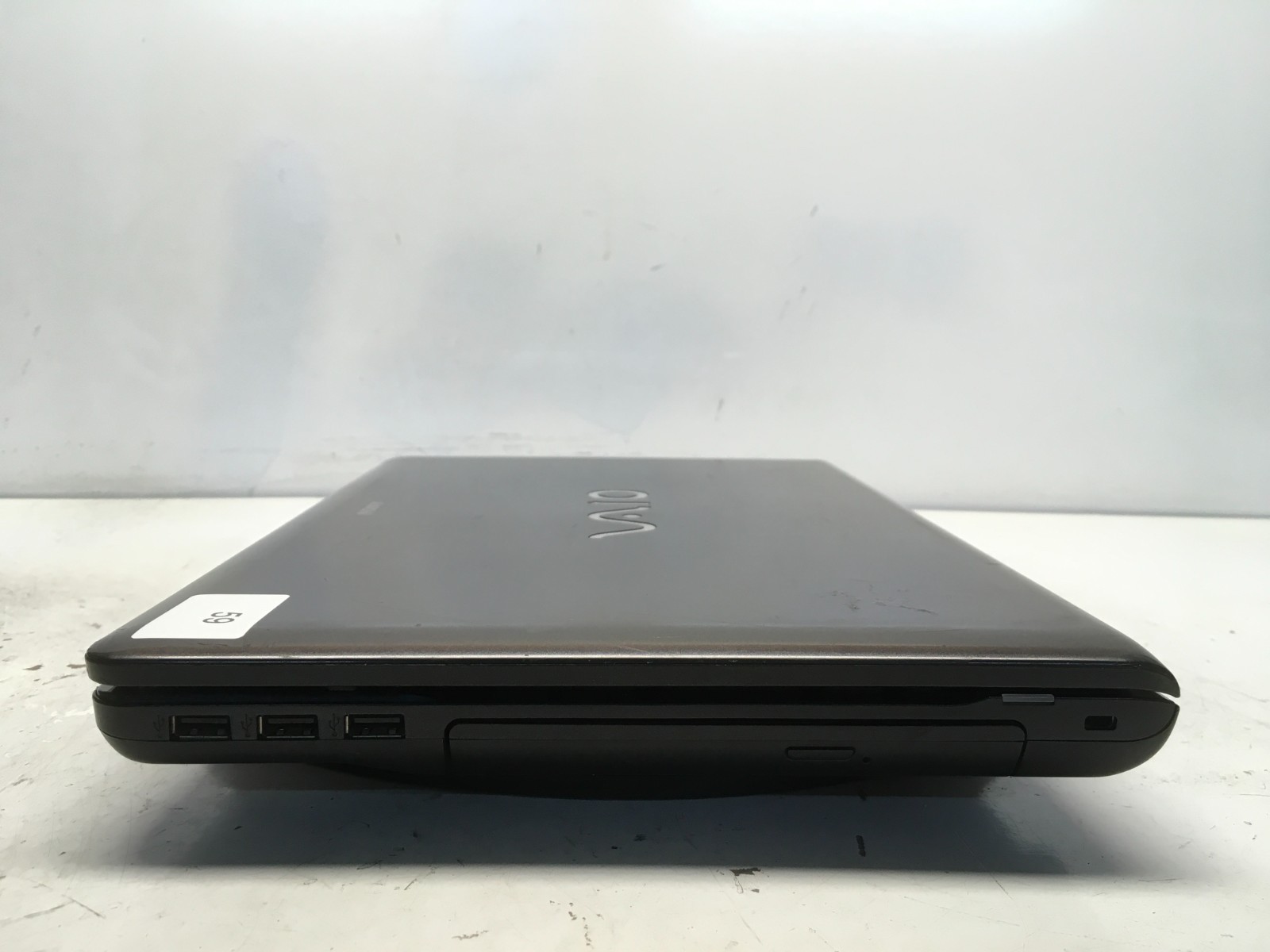 Sony Vaio VPCEB47GM Intel Core i5-480M 2.66GHz 4 GB NO HDD No Batt