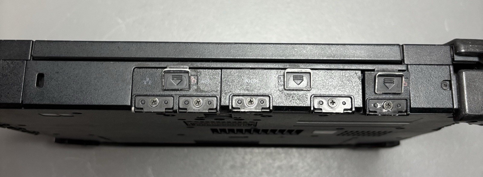 Dell Latitude 12 Rugged Extreme 7204 i5-4300U 8GB 250GB (Missing Keycap)
