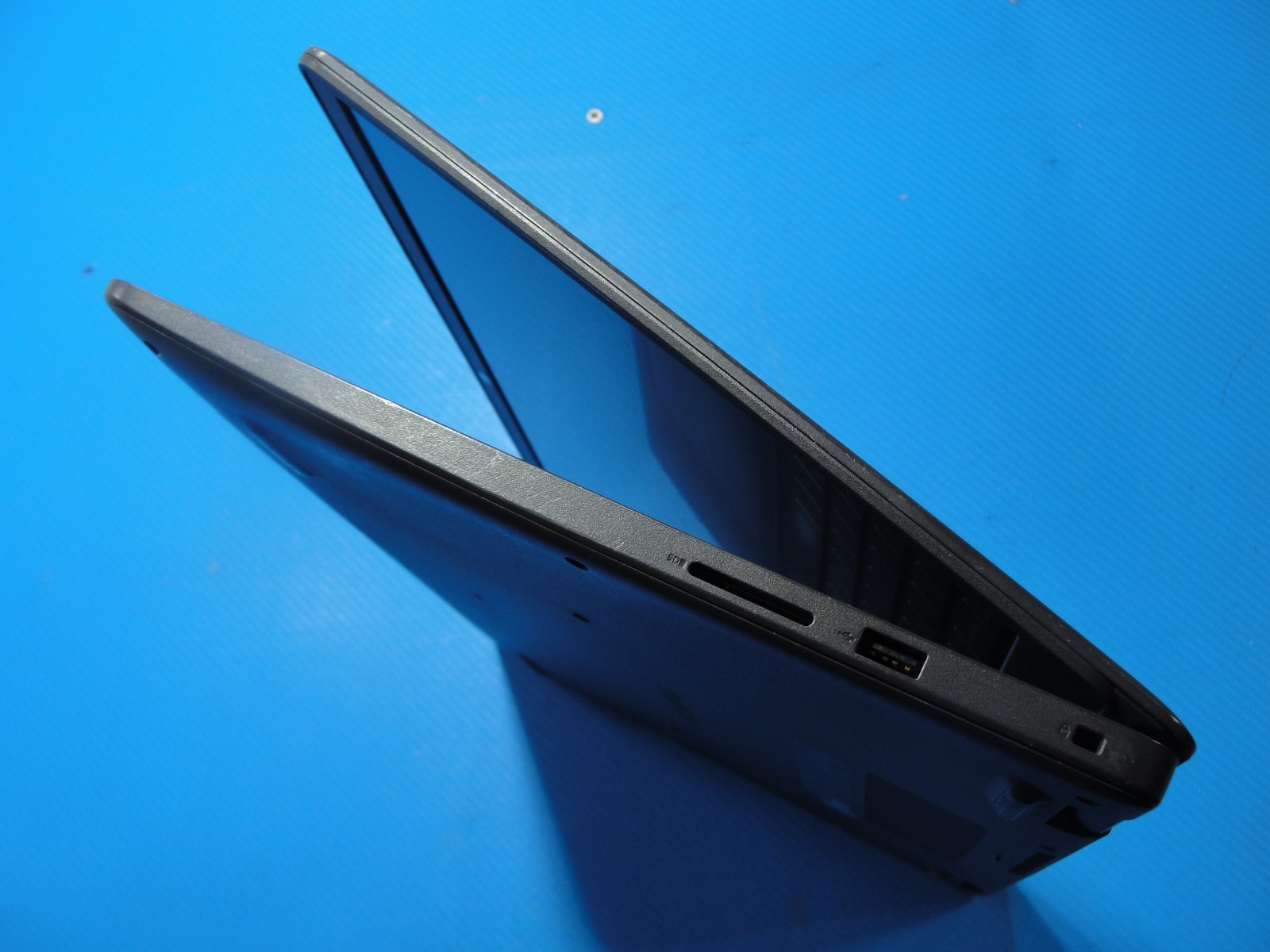 Dell Inspiron 3501 15.6”FHD Core i3-1115G4 3GHz 8GB SSD Reset 128GB+Charger