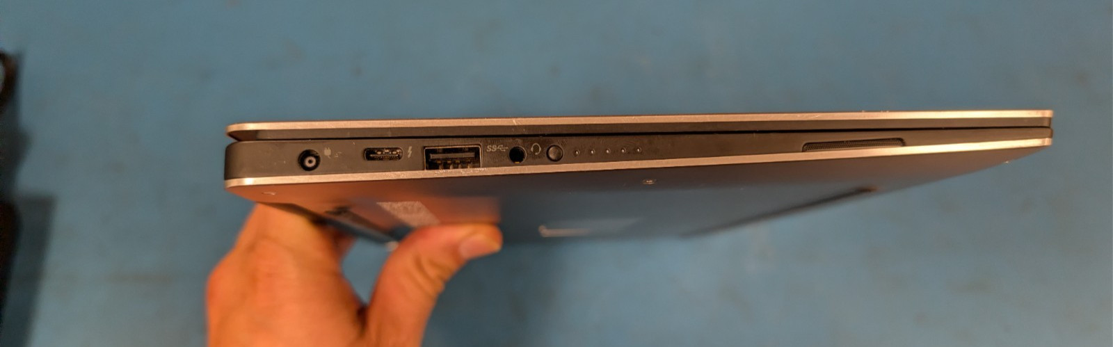 Dell XPS 13 9360 13.3″ Touch i5-7300U 2.6GHz 8GB RAM 512GB SSD Windows 11 Pro