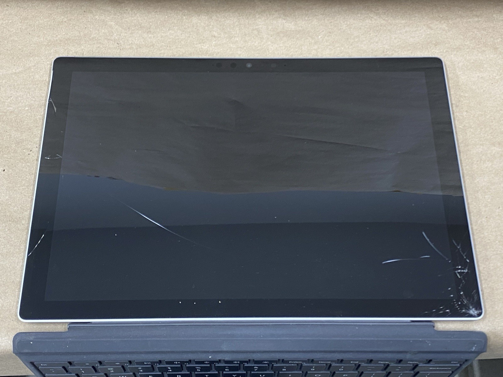 Microsoft Surface Pro 7 – 12″ 2736*1824 – i5-1035G4 – 8GB – 128GB – Win 10 READ