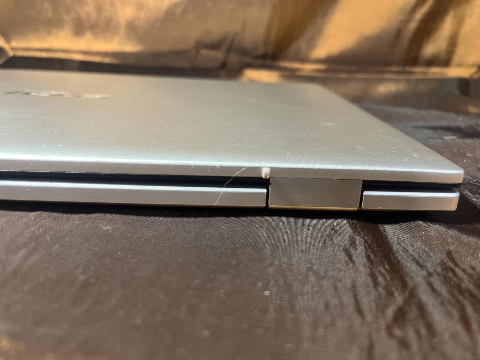 Asus C425TA 2GB HD 4GB SSD INTEL CORE M3 Chromebook Screen Issues