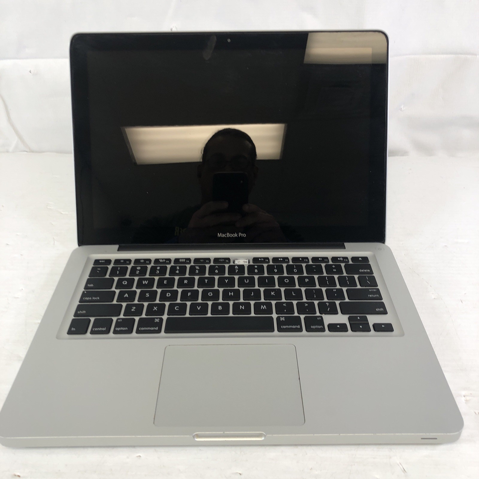 Apple MacBook Pro A1278 Intel Core i5-2415M 4GB NO HDD/OS No Battery – READ