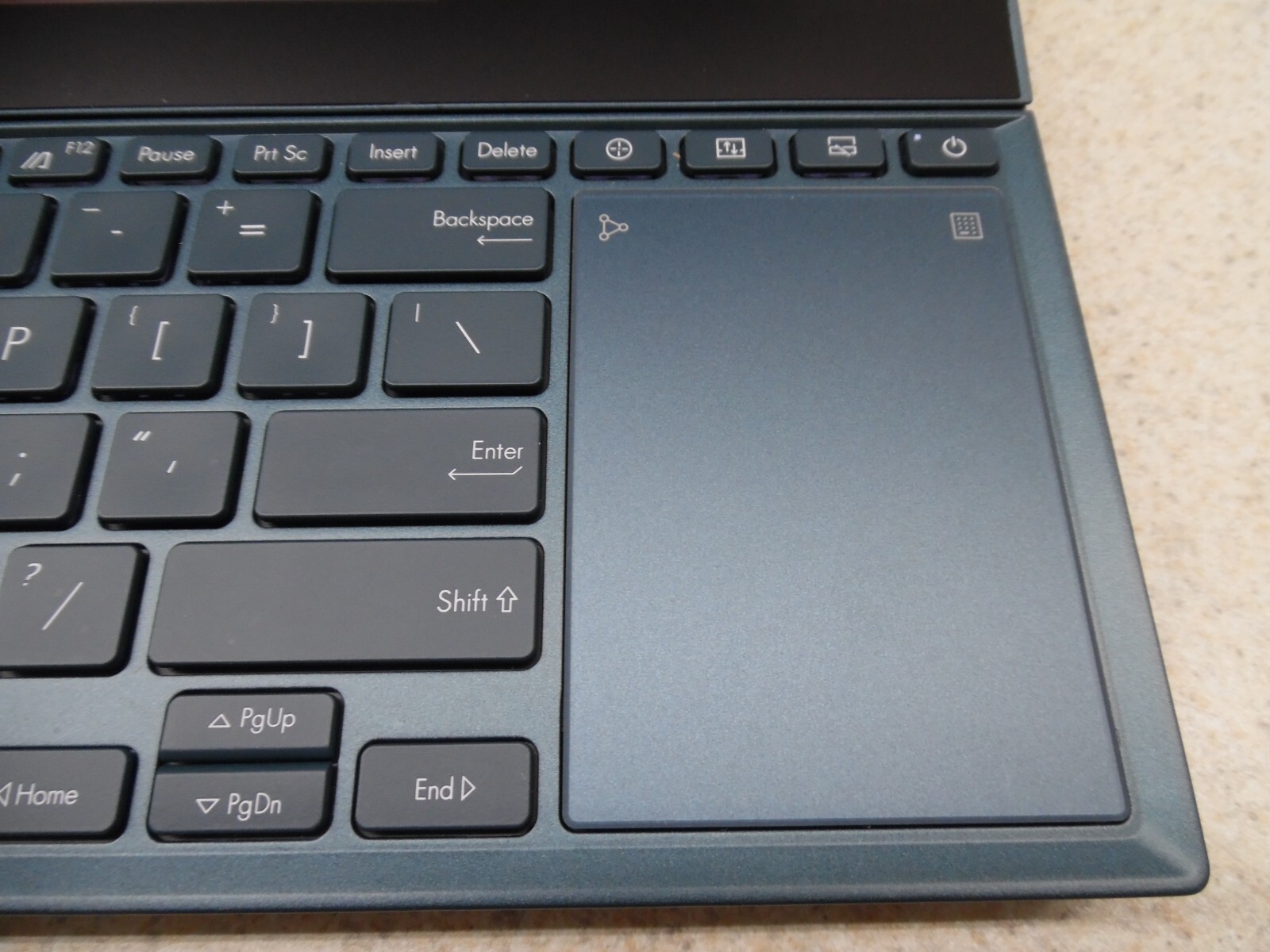ASUS ZenBook Pro Duo 15 OLED 4K, GeForce RTX 3060, i9-12900H, 32GB, 4TB