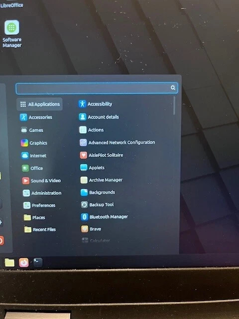 Linux Mint Fast Dell 14″ Laptop i3-7thgen 8GB 128GB SSD, New Battery, Warranty