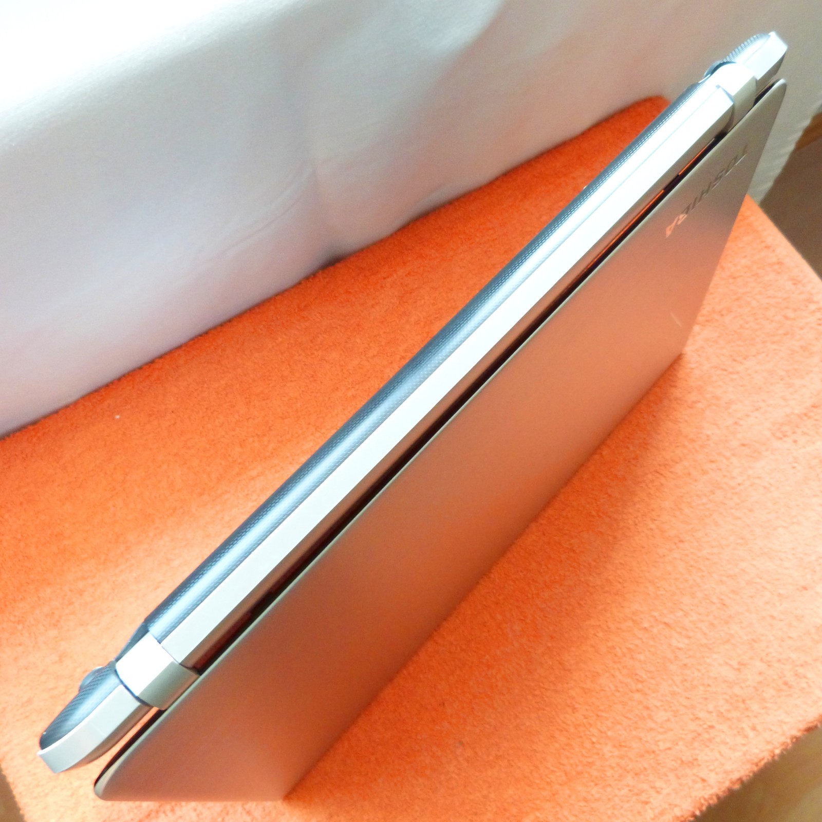 TOSHIBA S50 15″ ULTRABOOK HARMAN KARDON l Windows 10 HDMI AMD A10 QUAD CORE