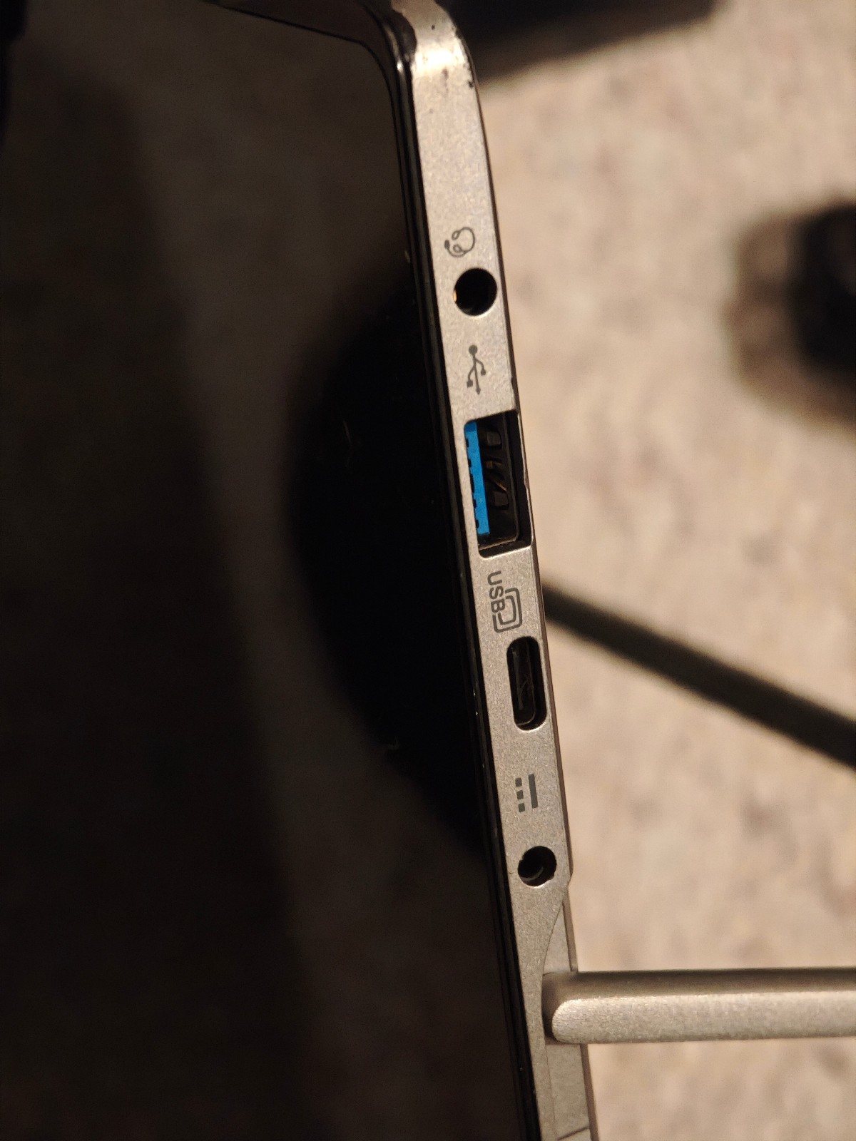 Acer Switch Alpha 12 N16P3; 128GB SSD, 8GB RAM, Intel i5-6200u – SCREEN NOT WORK