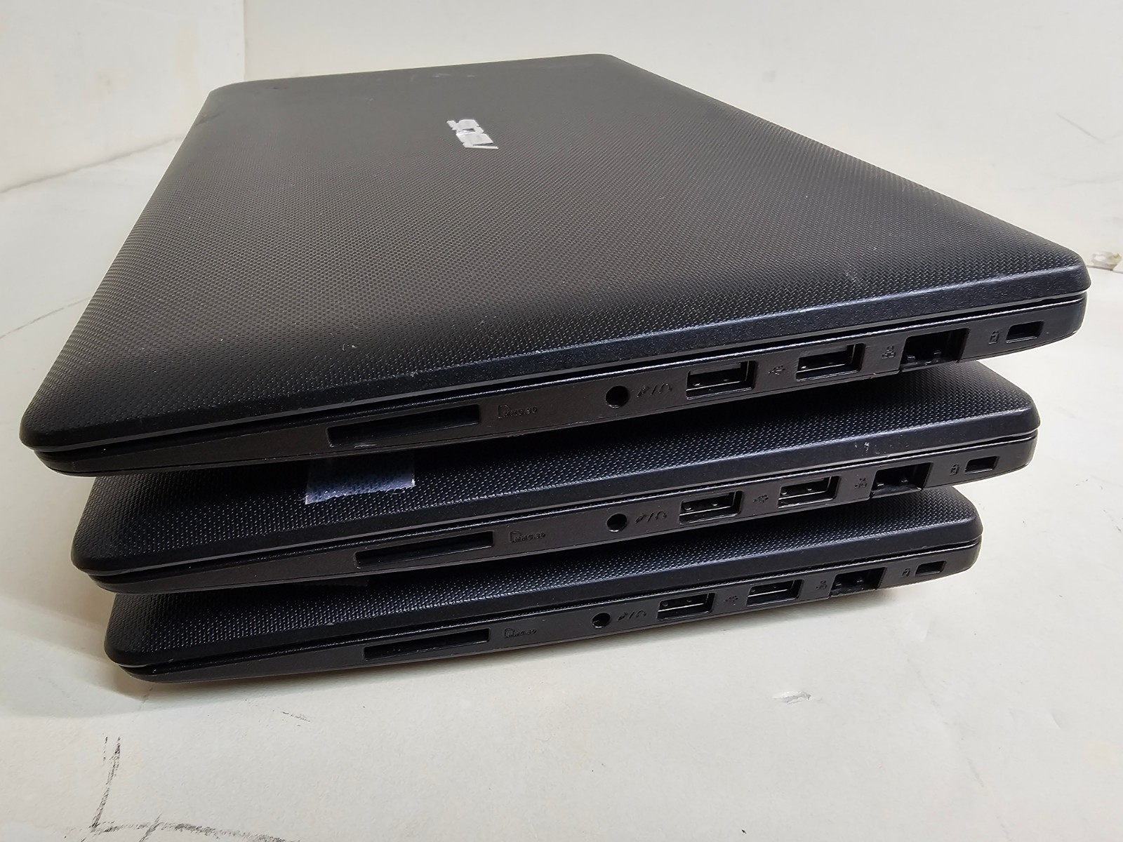 3 Laptop Lot – Asus X200M Notebook PC – K200MA-DS01T – Sold As-Is / Untested