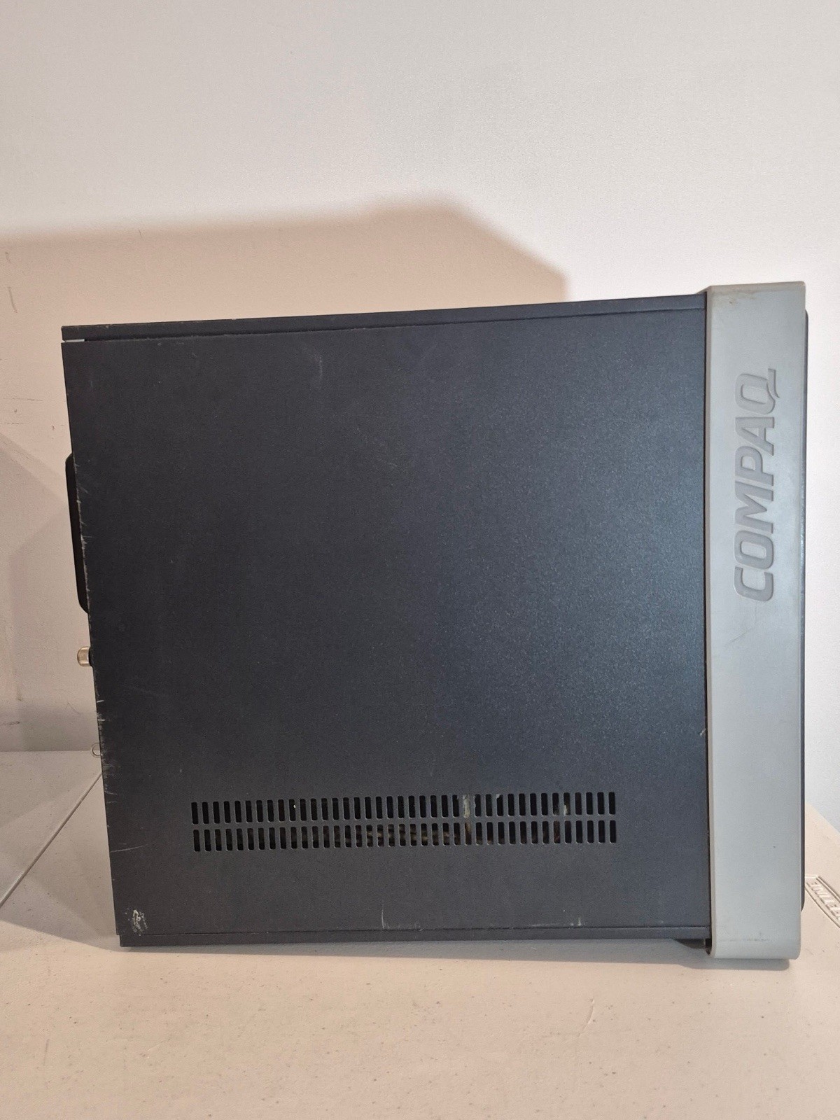 Compaq Presario Celeron D 2.66GHz 256MB RAM 80GB HDD XP Tower PC – Untested