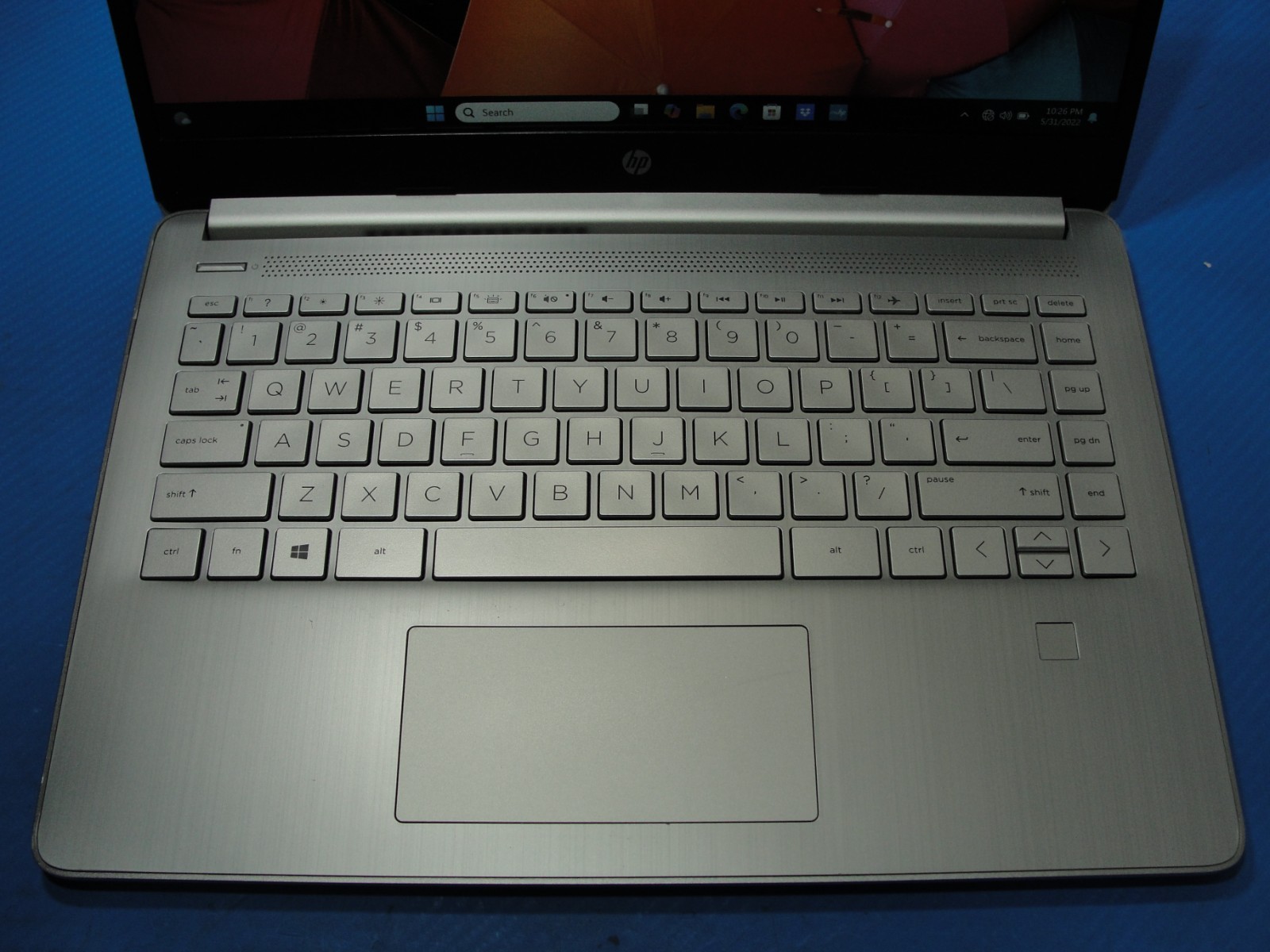 HP 14-DQ2043CL 14″ 256GB SSD, Intel Core i3-1125G4, 2.0 GHz, 8gb RAM w/ AC Adapt