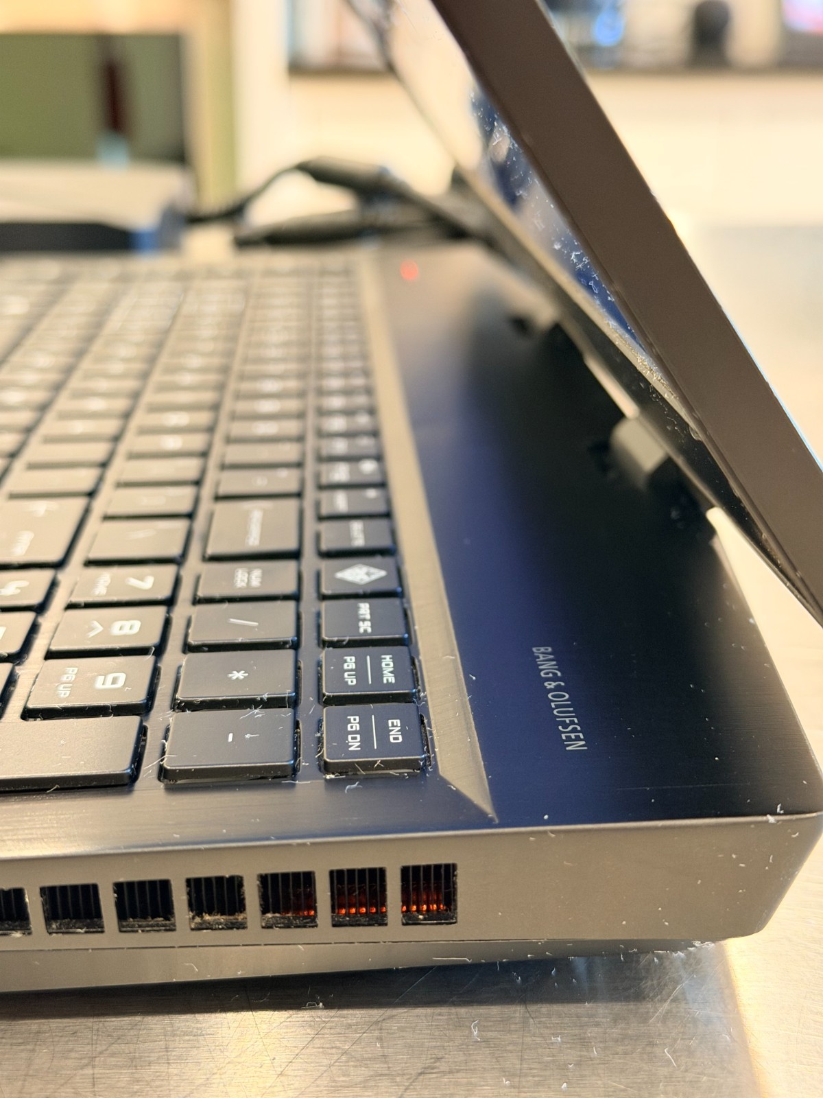 HP OMEN 17 Gaming Laptop | i7-9750H | RTX 2080 8GB | 16GB RAM | 256GB NVMe + 1TB