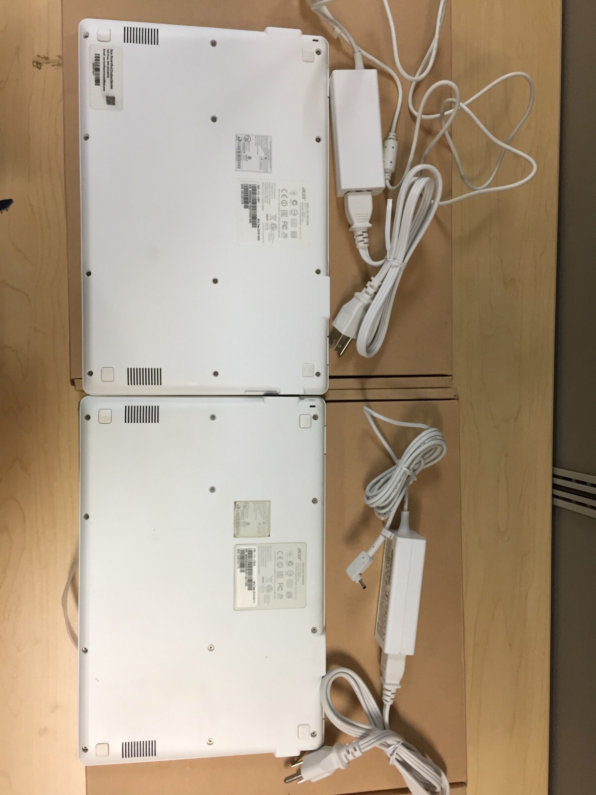 Lot of 2 Acer Chromebook CB3 11.6″/Intel N2840/2GB/16GB eMMC/White *Bad Battery*