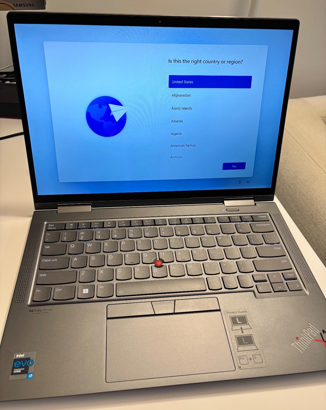 lenovo thinkpad x1 yoga gen 6 i7 8GB RAM 512GB SSD