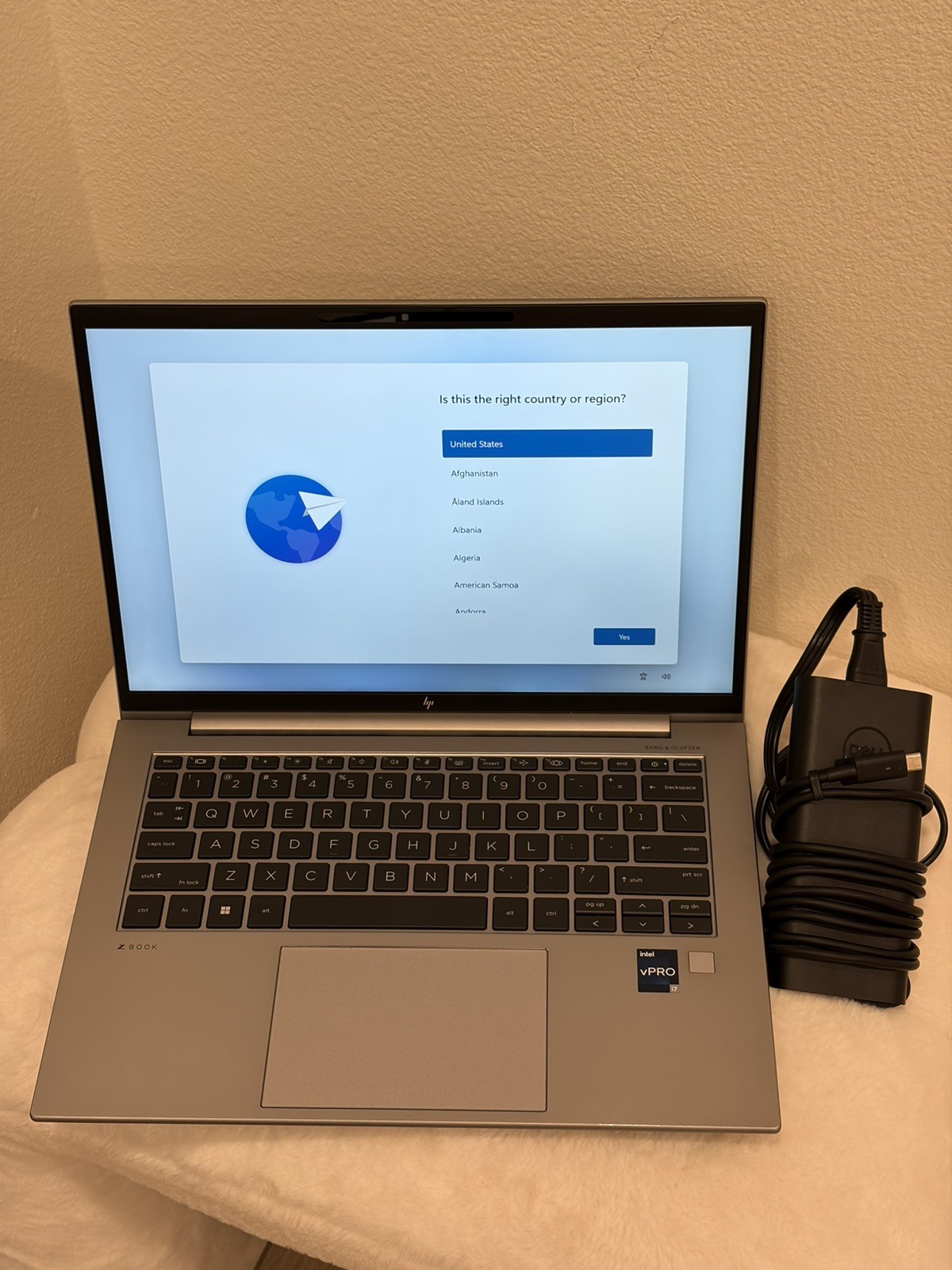 HP ZBook Firefly 14 G10 13th Gen i7 RTX A500 16GB RAM 512GB SSD Charger Win11