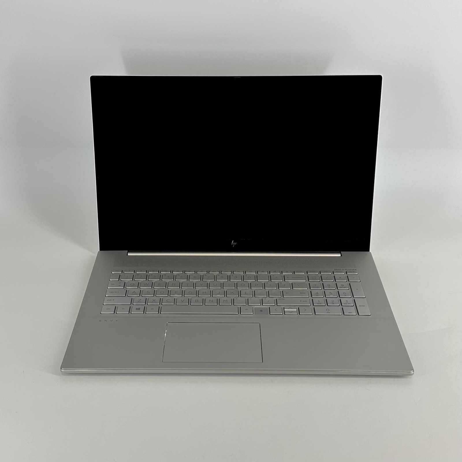 HP Envy 17 2021 Silver FHD i7-1195G7 2.90GHz 16GB 1TB SSD/1TB HDD Very Good