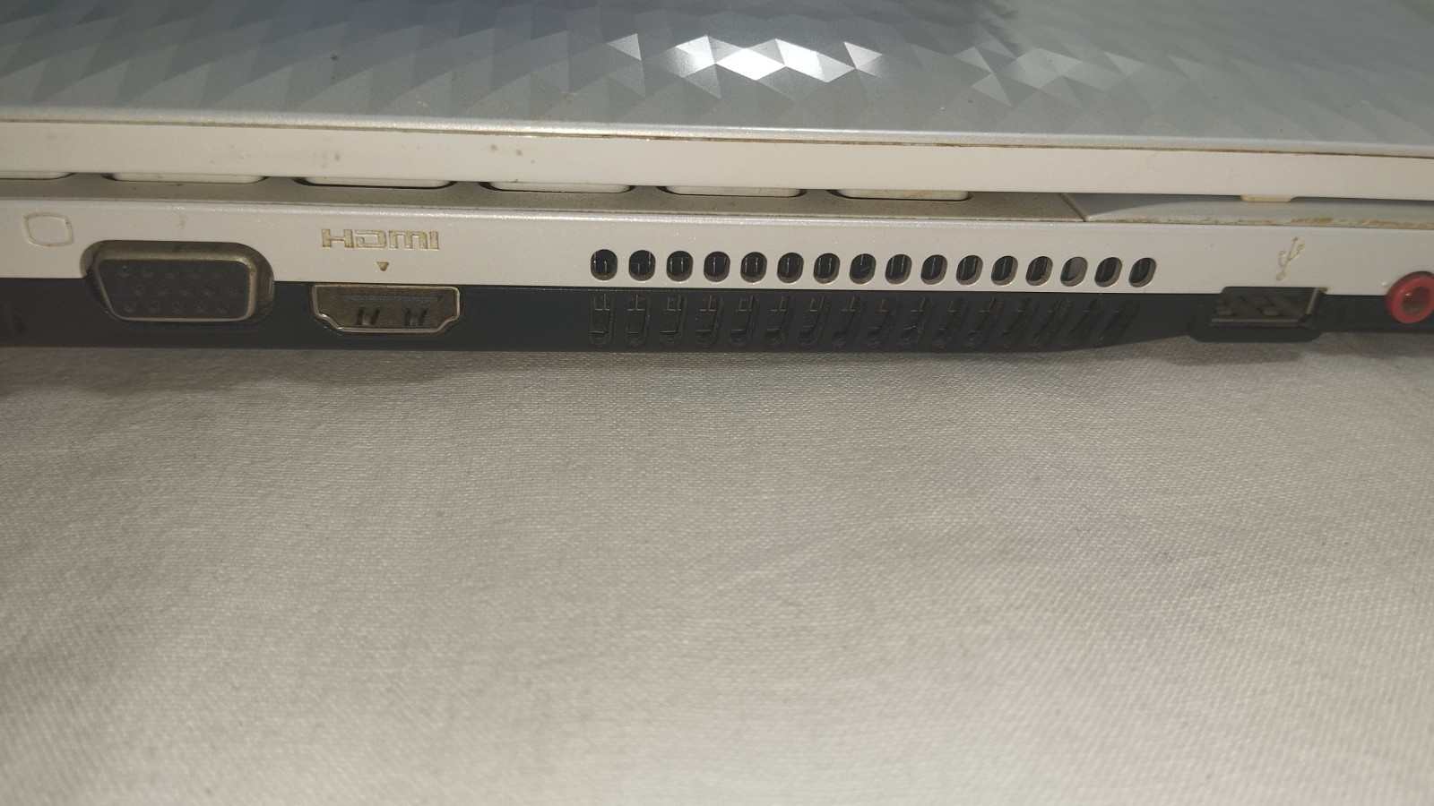 Sony VAIO VPCEL2S1R/W 500 gb SDD 6GB Ram Windows 7 Home 64 AMD