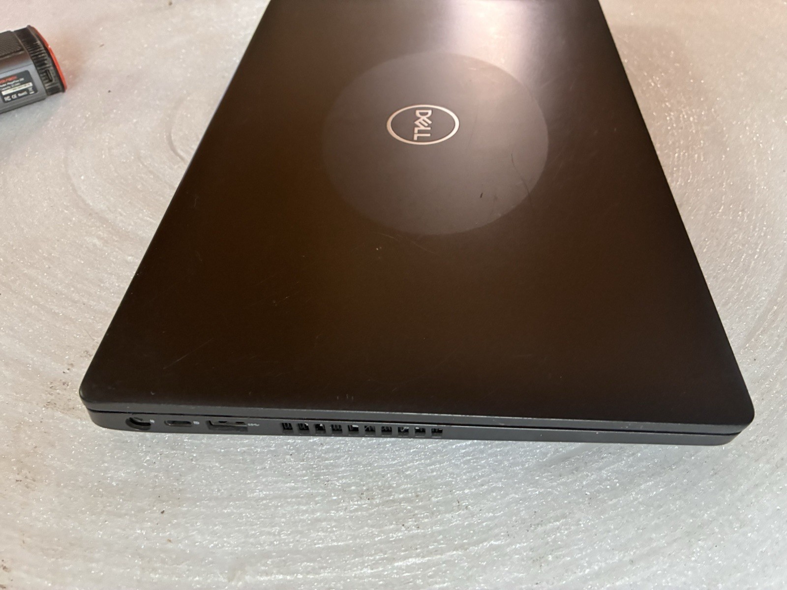 Dell Latitude 5400 i5-8250U 1.60 GHz NO RAM No SSD No Adapter