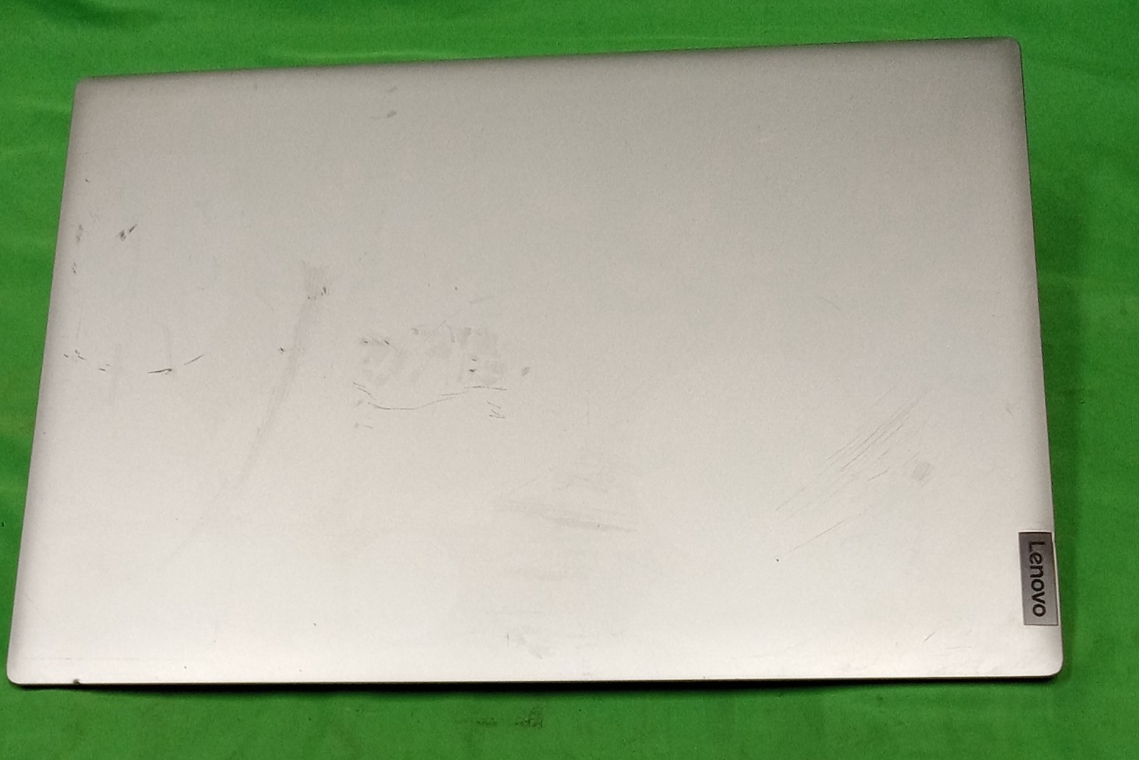Lenovo IdeaPad 3 17.3″ Laptop AMD Ryzen 7 3700U 12GB RAM 1TB HDD Win10