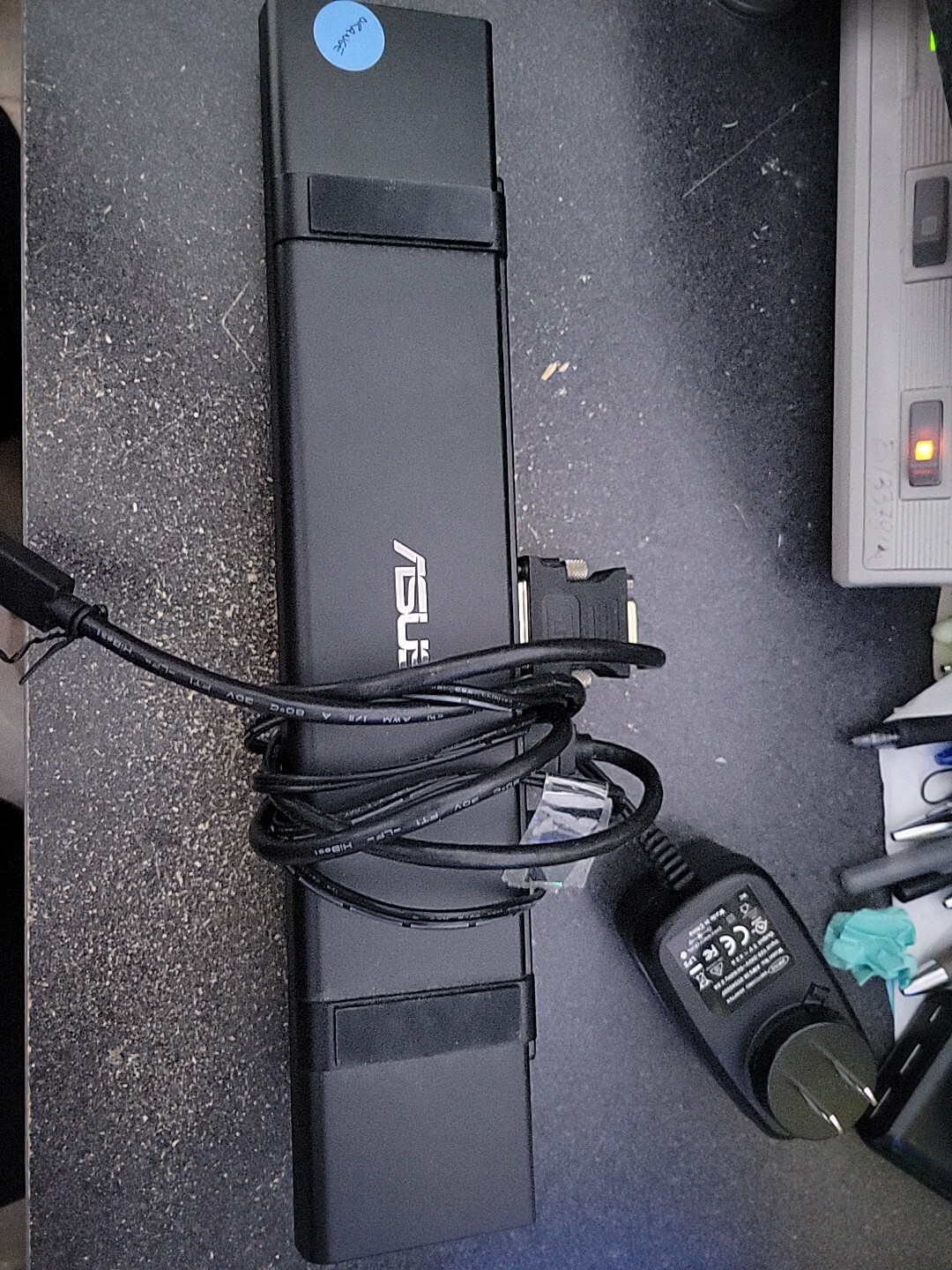 Asus R515m Laptop + Docking Station
