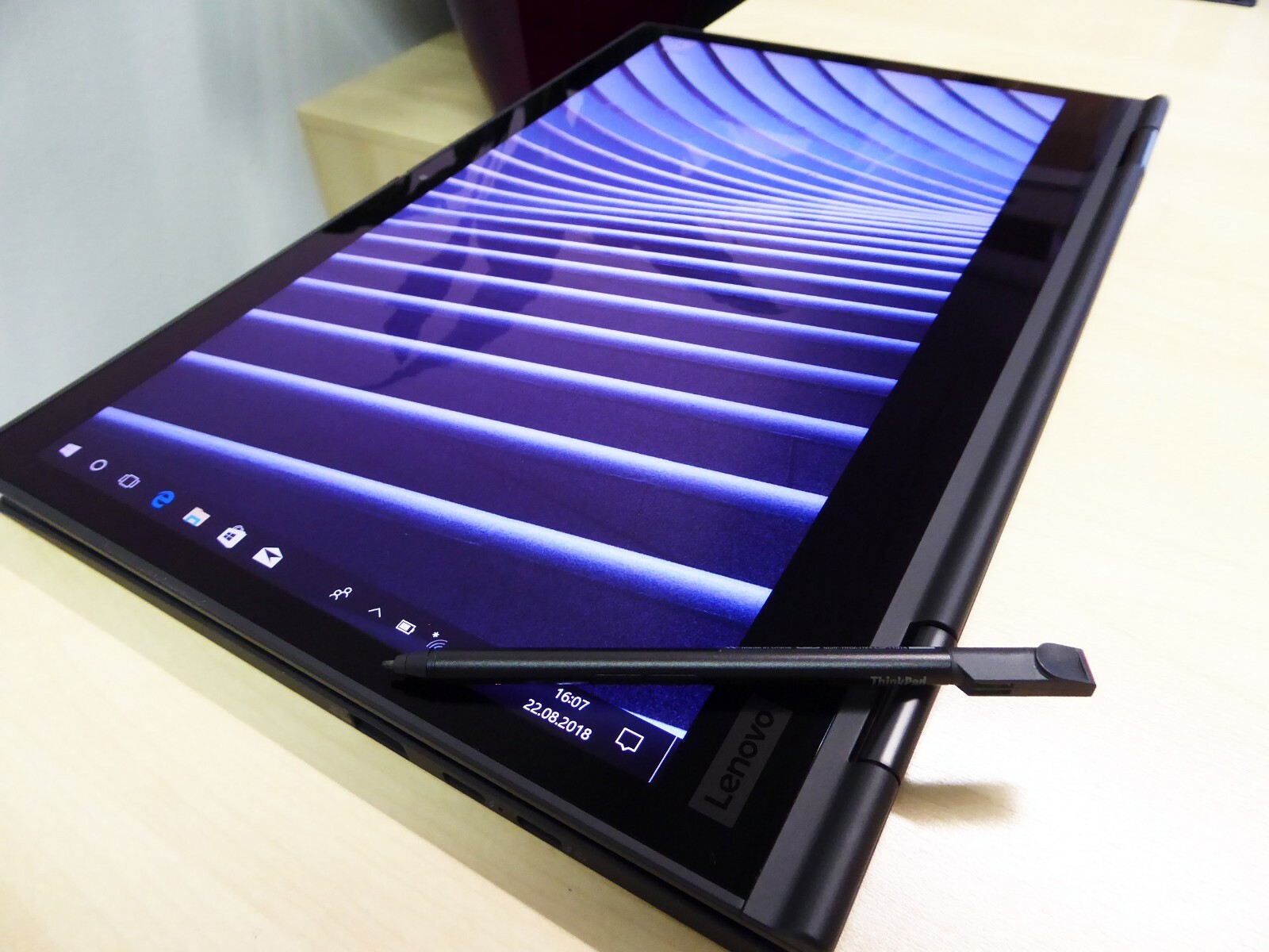US ENGLISH LENOVO X1 YOGA G2, i5-QUAD 16GB 2TB FHD TOUCH LTE PEN CONVERTIBLE