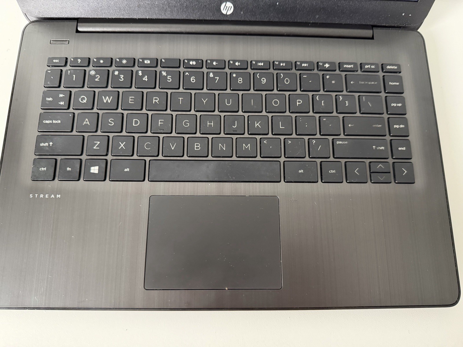 HP Stream 14-ds0010ds 14” Laptop AMD A6 4GB 64GB eMMC Windows 10 Tested