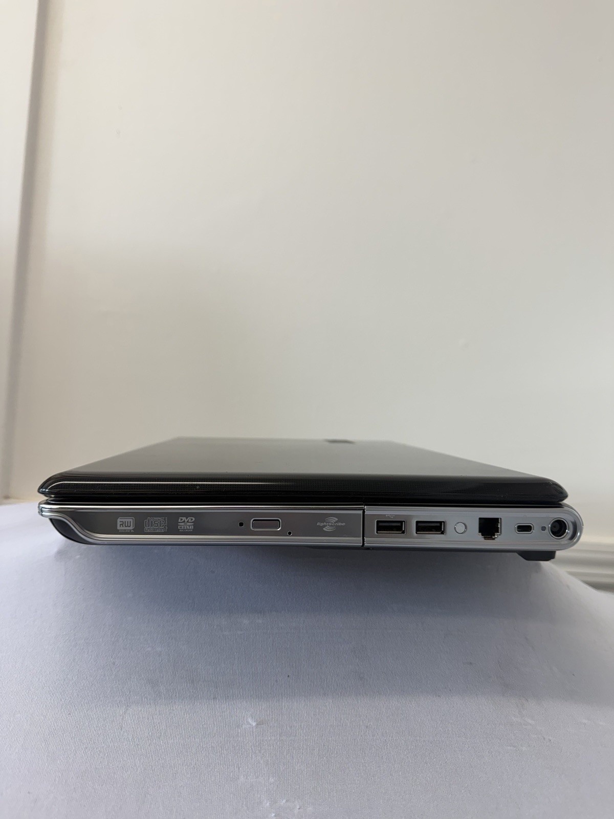 HP Pavillion dv6-1030us Laptop – Good Screen – Intel Duo T6400 – Read Des