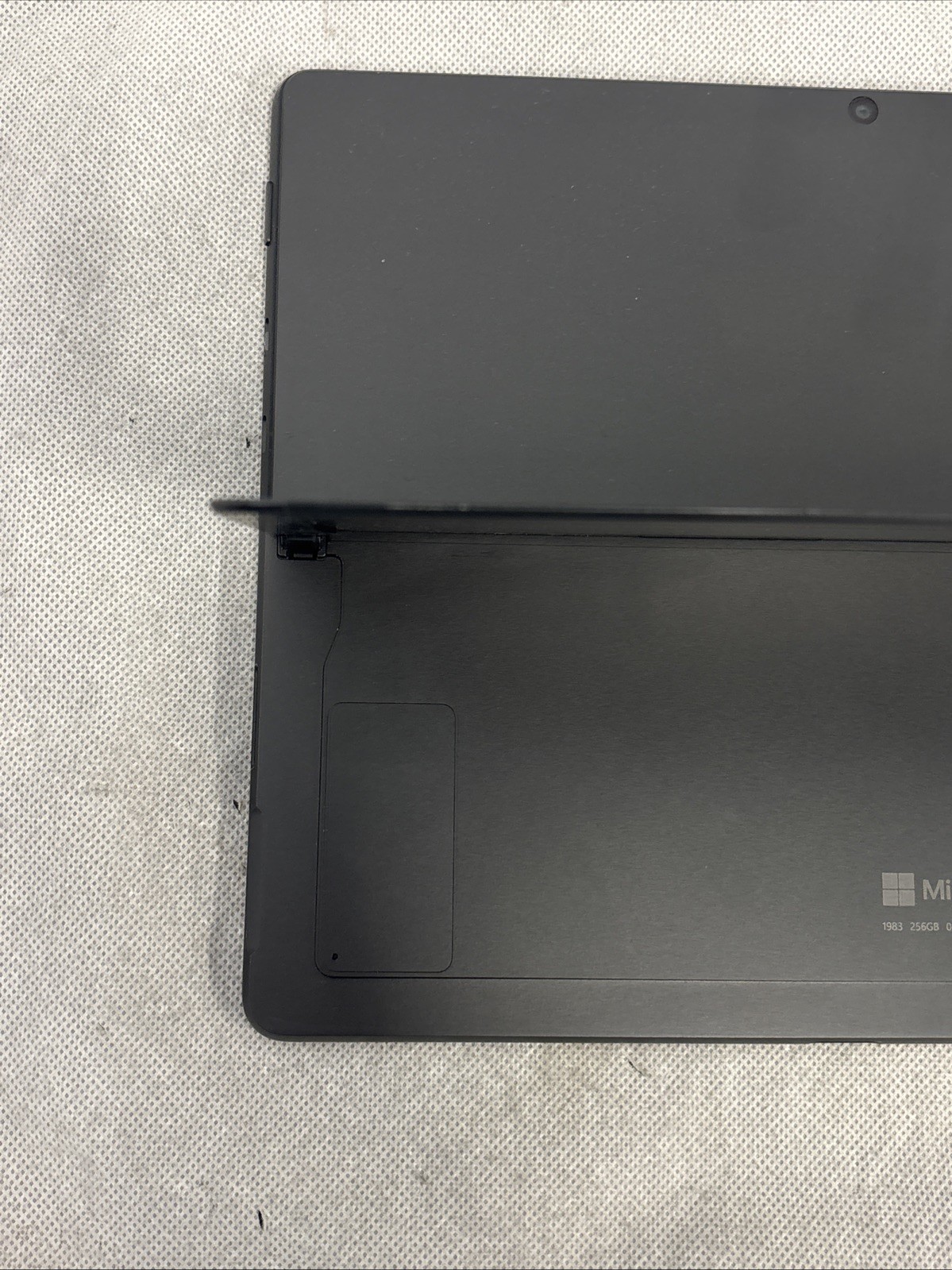 Microsoft Surface Pro 8 13″ (256GB, Intel i7 11th Gen., 16GB) Graphite