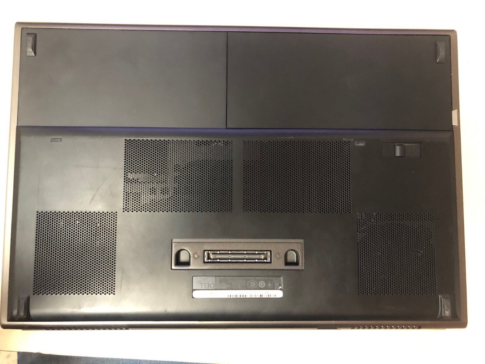 Dell Precision M7800 15.6″ I5 3320M @ 2.6 GHZ 8 GB 256 SSD