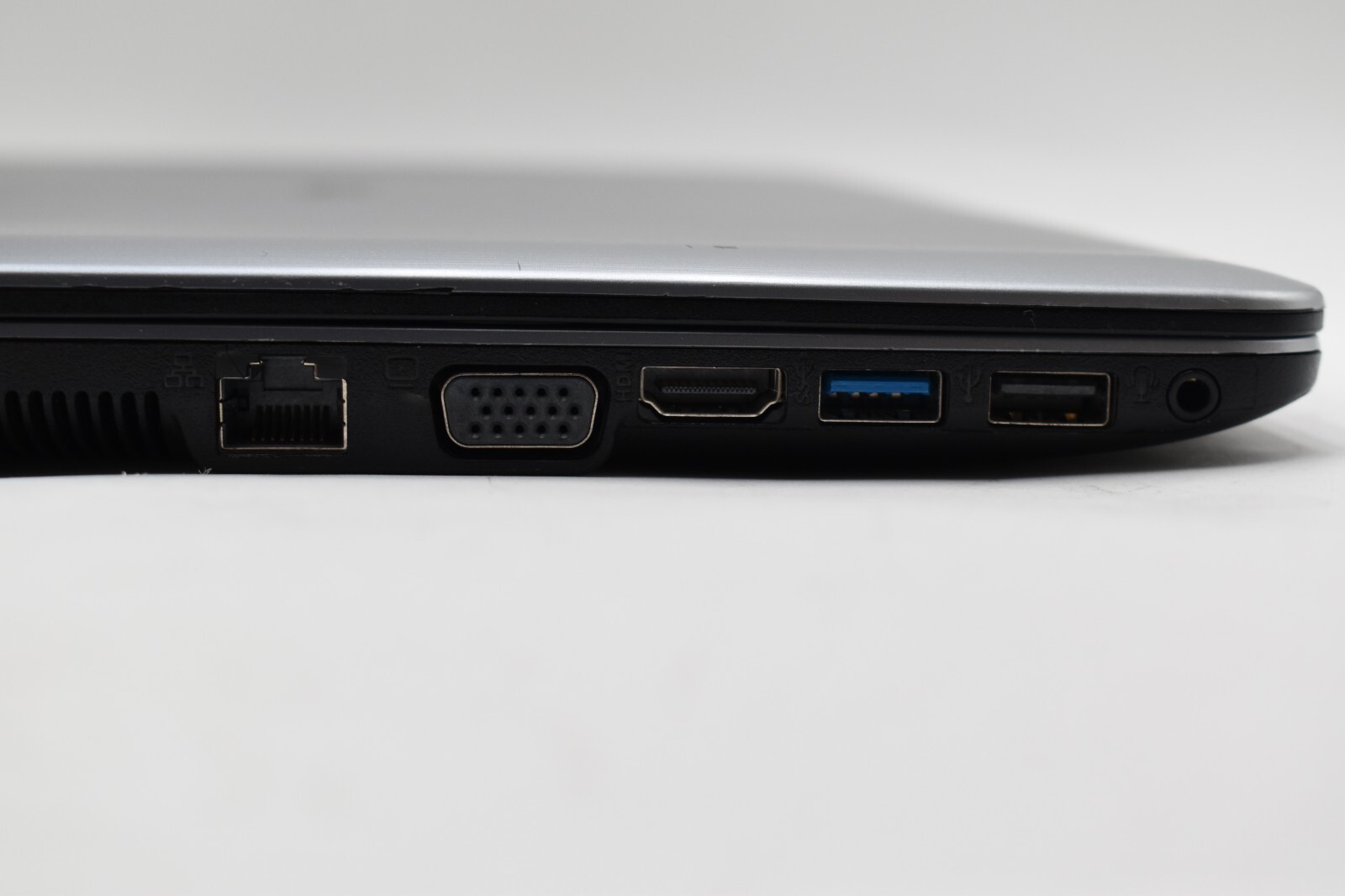 15″ Asus X540S Laptop Pentium N3700 @ 1.60GHz 4GB RAM 500GB HDD *READ