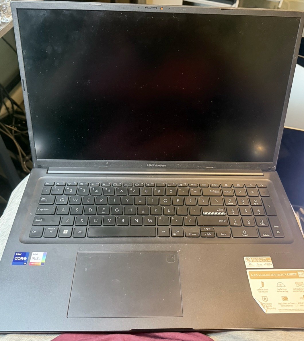 ASUS Vivobook 17X K3704V 17.3″ FHD | i9-13900H | 8GB RAM | NO SSD