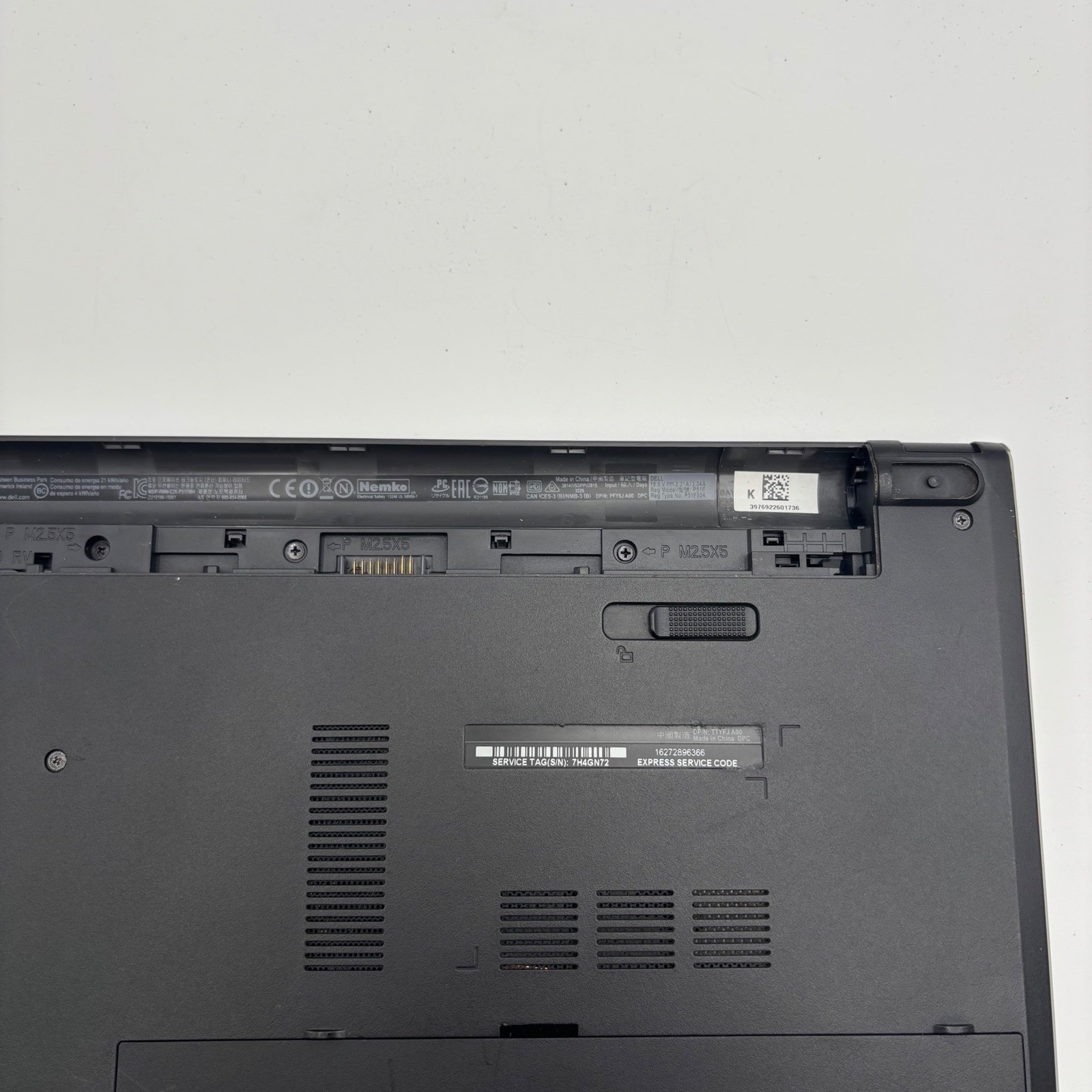 Dell Laptop P51F Unisex 15″ Silver Fair Untested Missing Battery Hard Drive