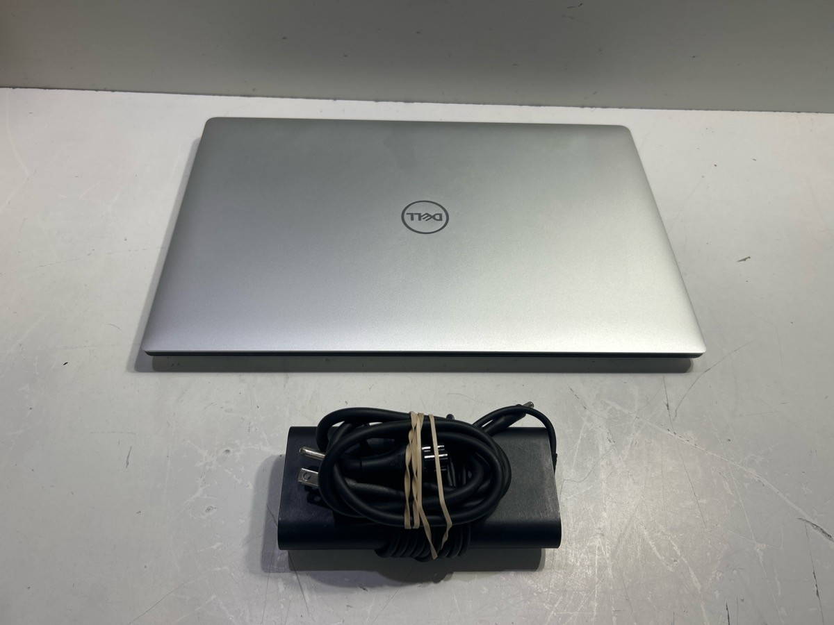 DELL COMPUTER P56F (P11035768)