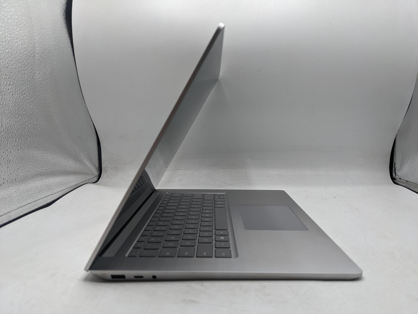 Microsoft Surface Laptop 4 (1979) i7-1185g7 3GHz 8GB RAM 256GB SSD *GRADE D*