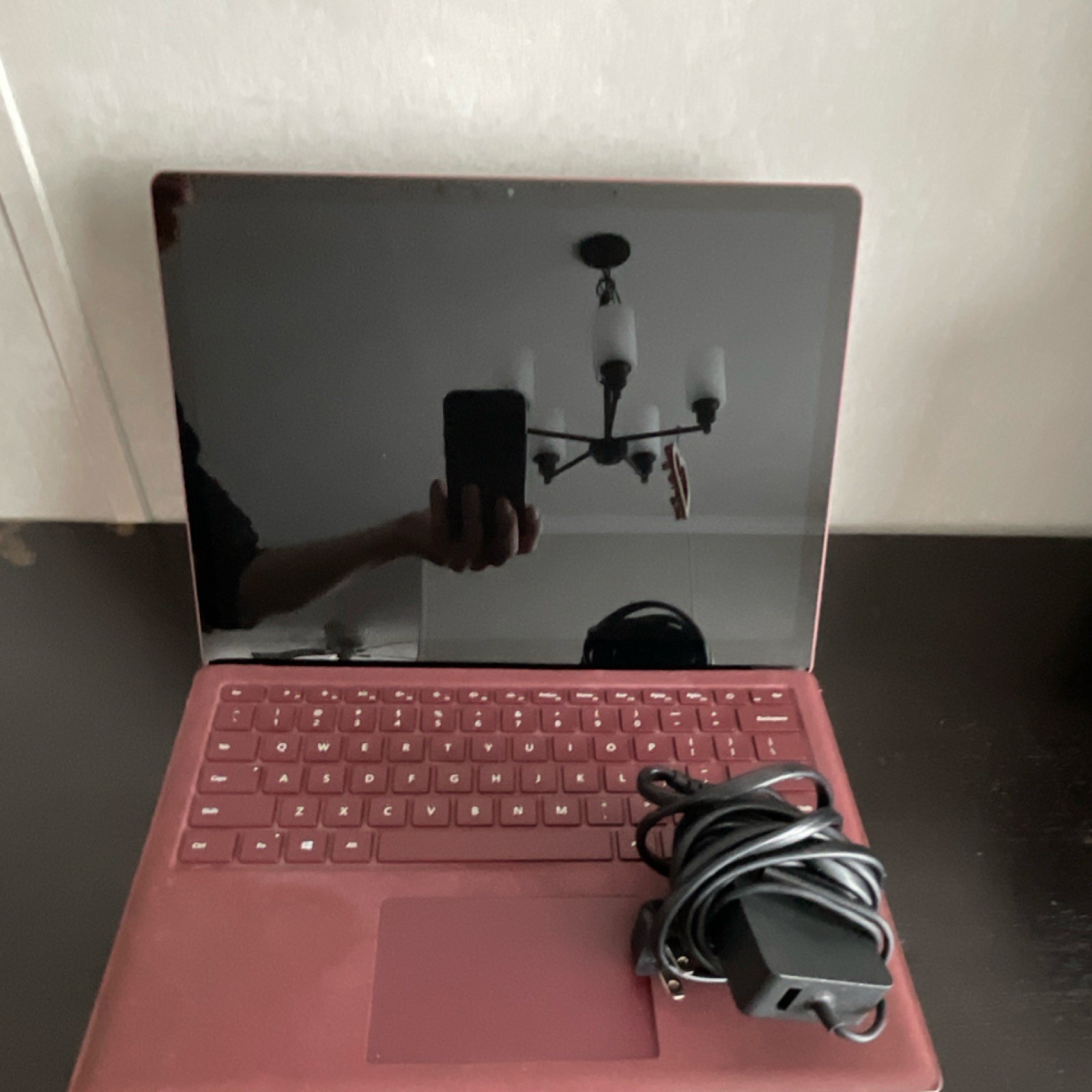 Microsoft Surface Laptop 2 – Burgundy
