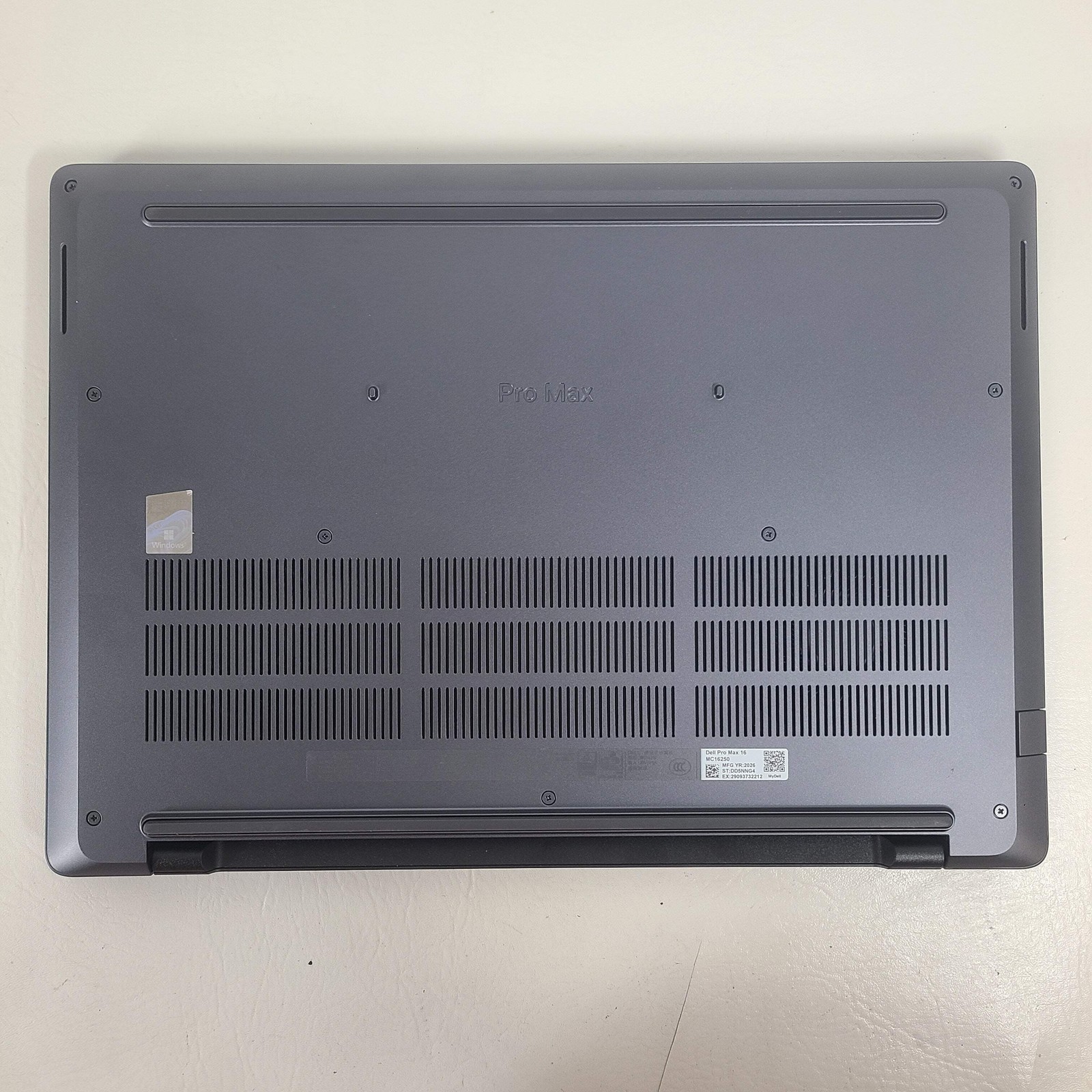 Broken Dell Pro Max MC16250 16″ Core Ultra 7 265H 2.2GHz 32GB RAM 512GB SSD /Edu