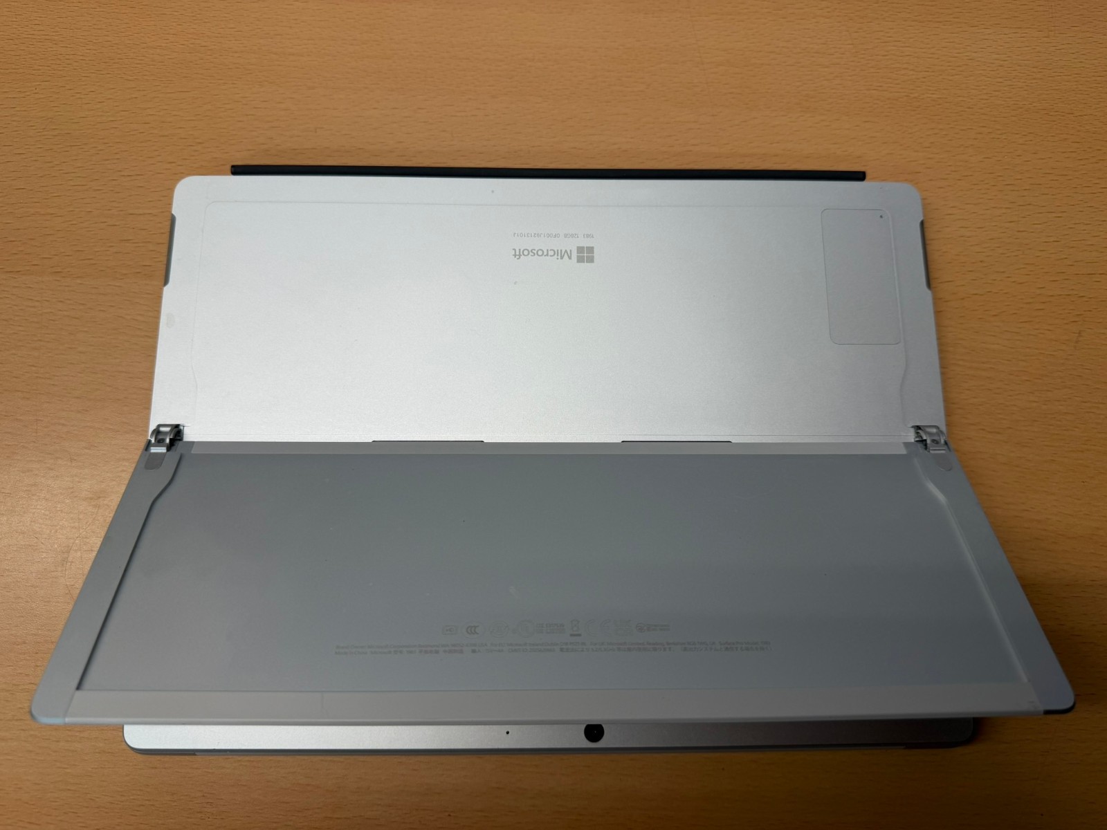 Microsoft Surface Pro 8 i5-1135G7 8GB 128GB SSD Win11 Reset Read