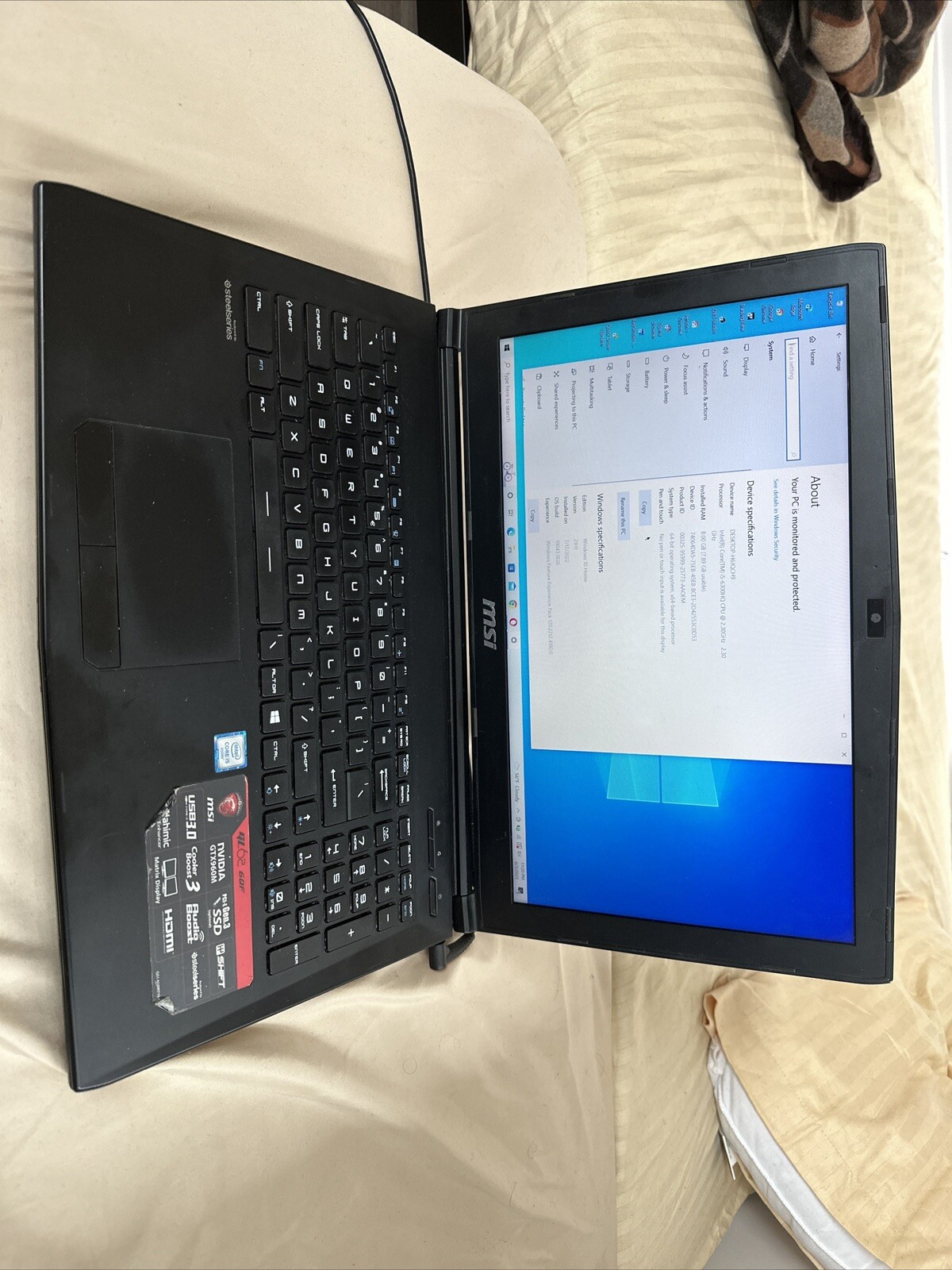 MSI GL62M 7RD-1407 15.6″ (256GB, Intel Core i5 7th Gen., 2.50GHz, 8GB) Laptop –