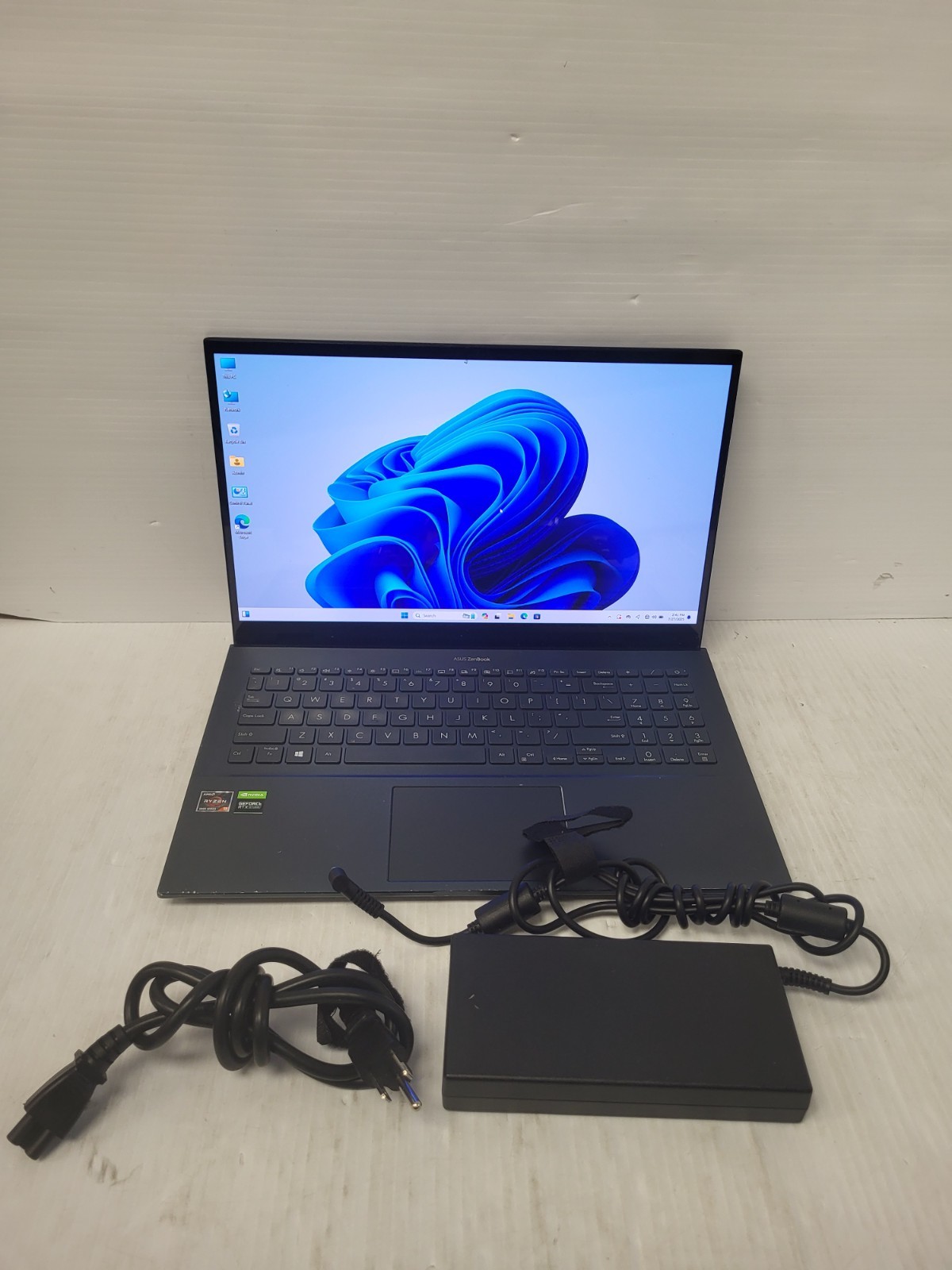 (N88291-1) Asus UM5500Q Laptop