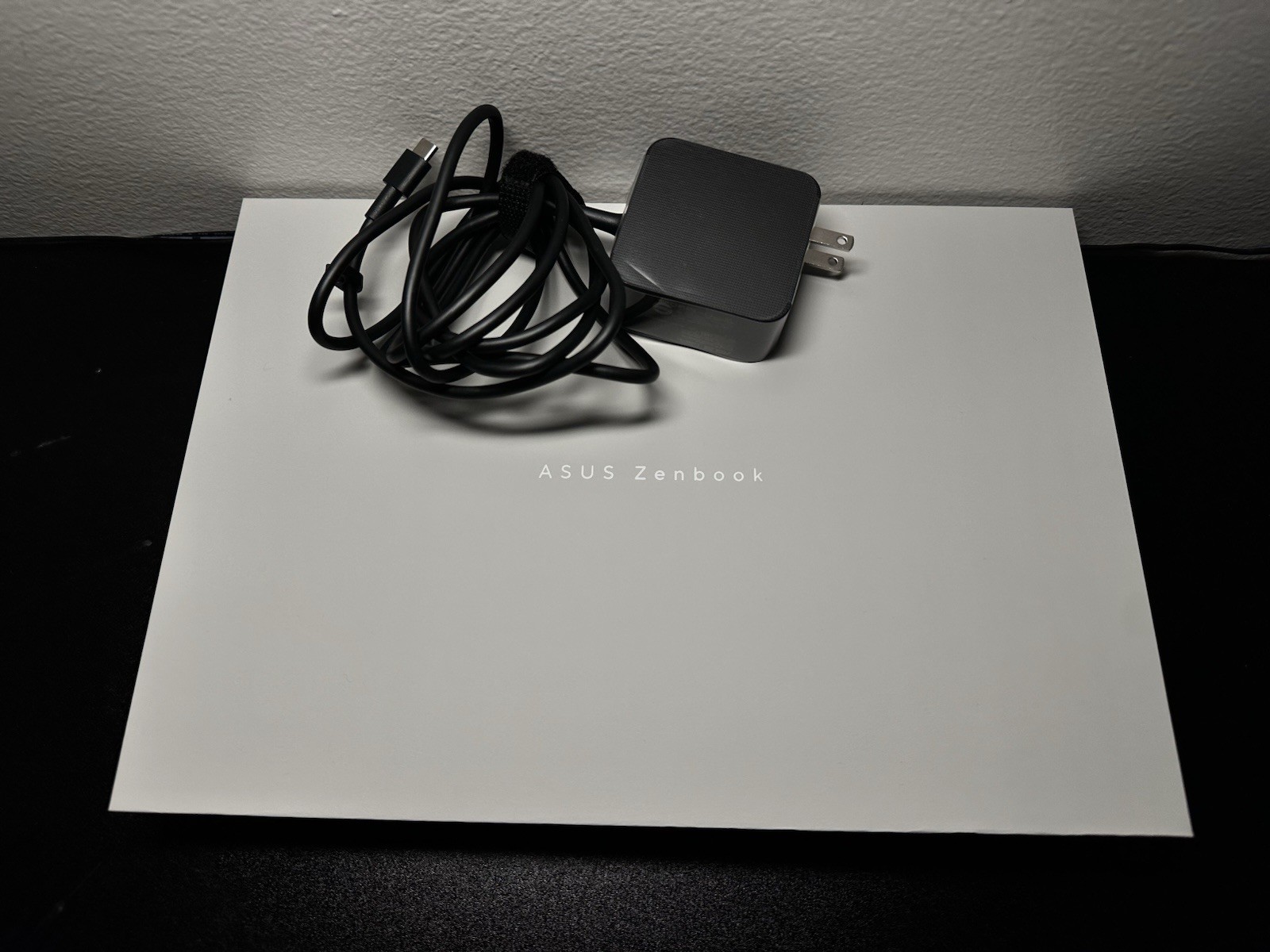 ASUS Zenbook A14 14″ FHD+ OLED Snapdragon X+ 16GB RAM 512GB SSD Windows 11