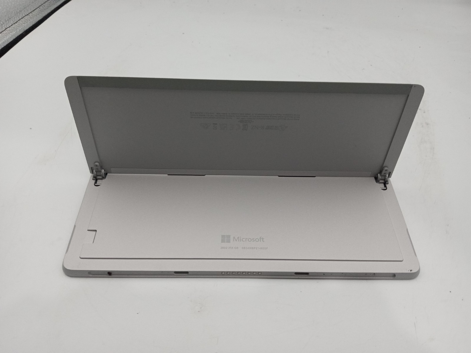 Microsoft Surface Go 3 2022 10.5″ Touch i3-10100Y 8GB RAM 256GB SSD Win11 -RR