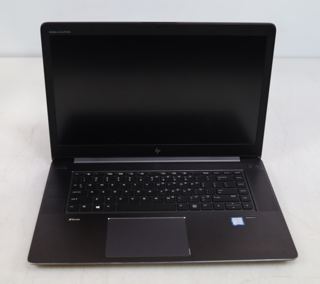 HP ZBook Studio G4 15.3″ Intel i7-7700HQ 8GB DDR4 256GB SSD No COA OS