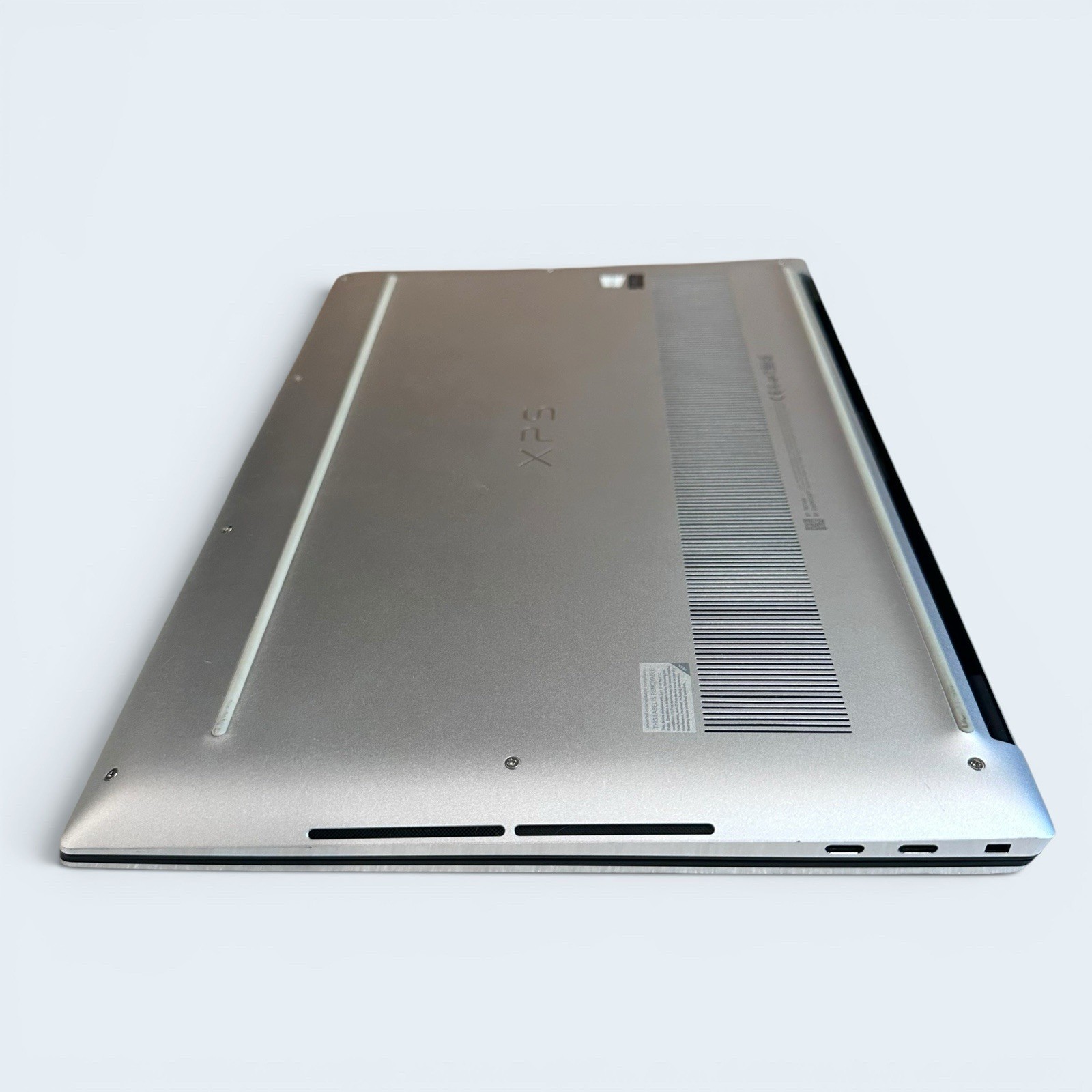 Dell XPS 15 9500 Intel I7-10750H 2.6GHz, 16GB Ram, 512GB NVMe, W-11 Pro..