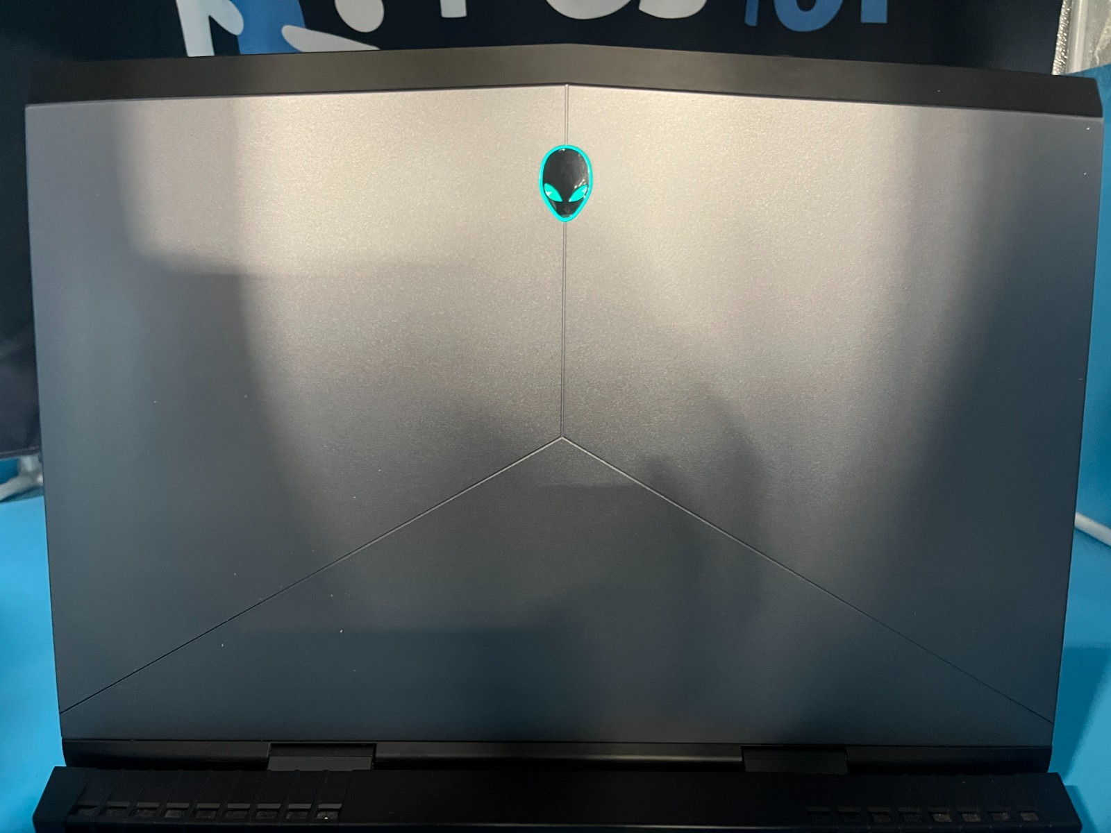 *Alienware 17 R4 NVIDIA GeForce GTX 1070 i7-7700HQ 2.80 16GB 1TB HDD NO CORD/OS*