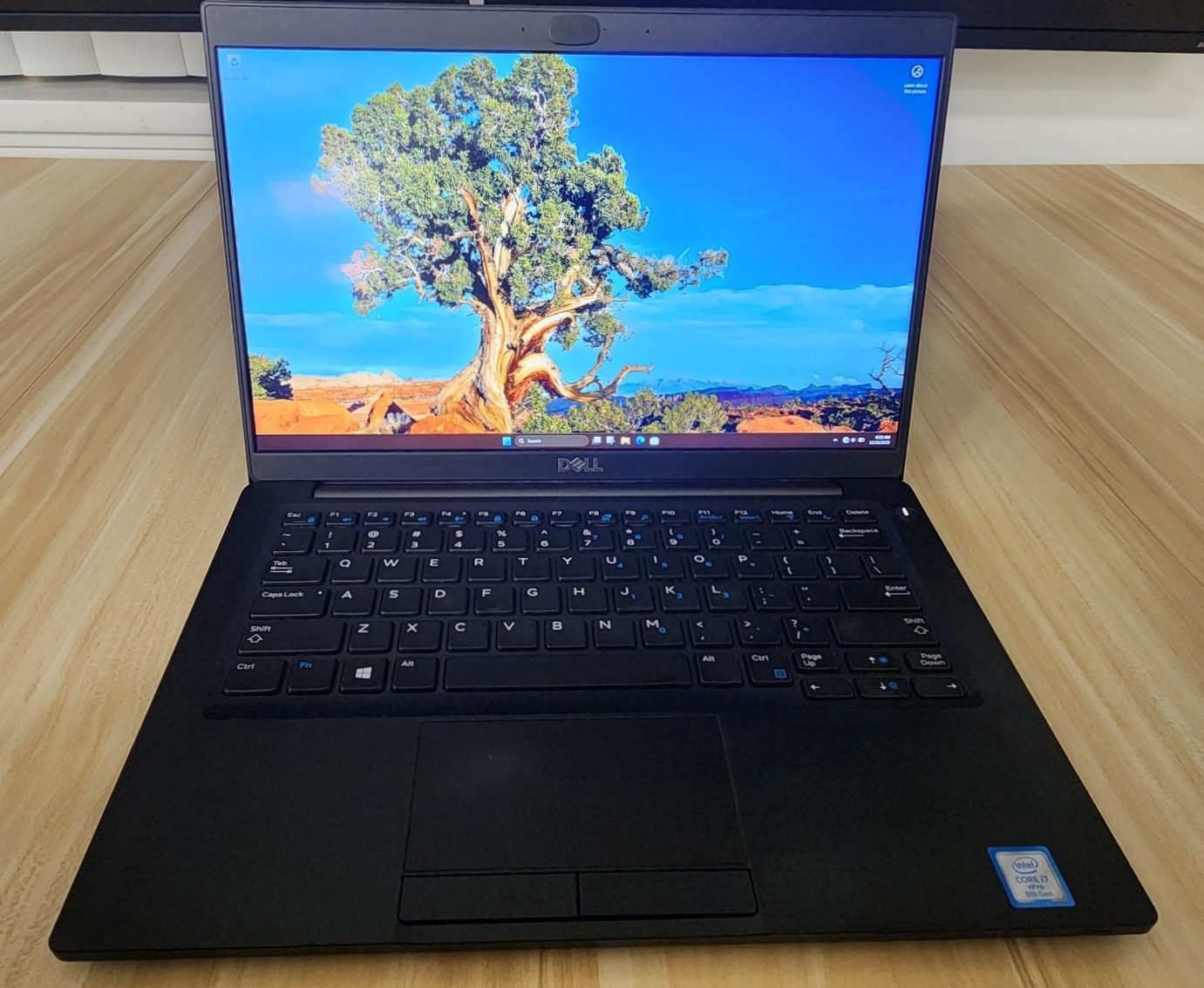 Dell Latitude 7390 – 13.3″ Touch 500GB M.2 SSD Intel i7 8th Gen 4.2 GHz 8GB DDR4