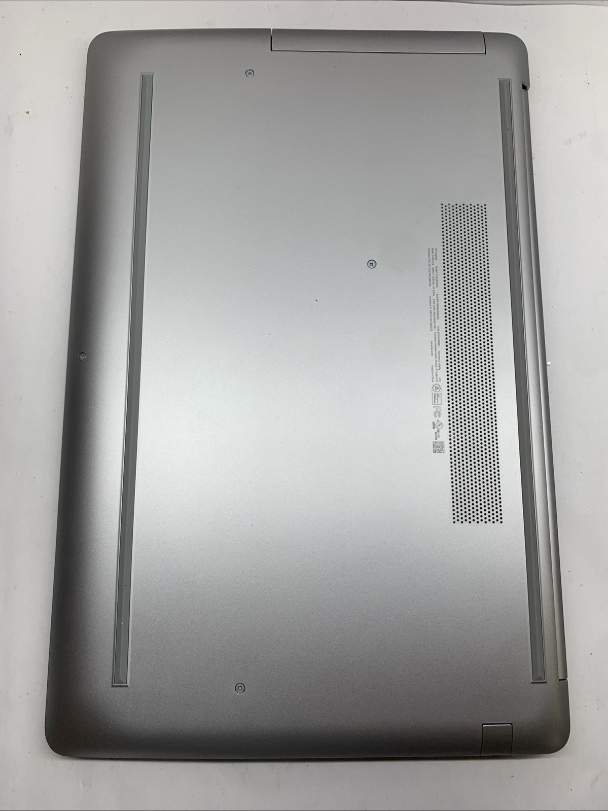 HP 17 FHD 17.3″ Core i5-1035G1 12GB RAM 1TB HDD UHD Graphics Win 11 DVD RW