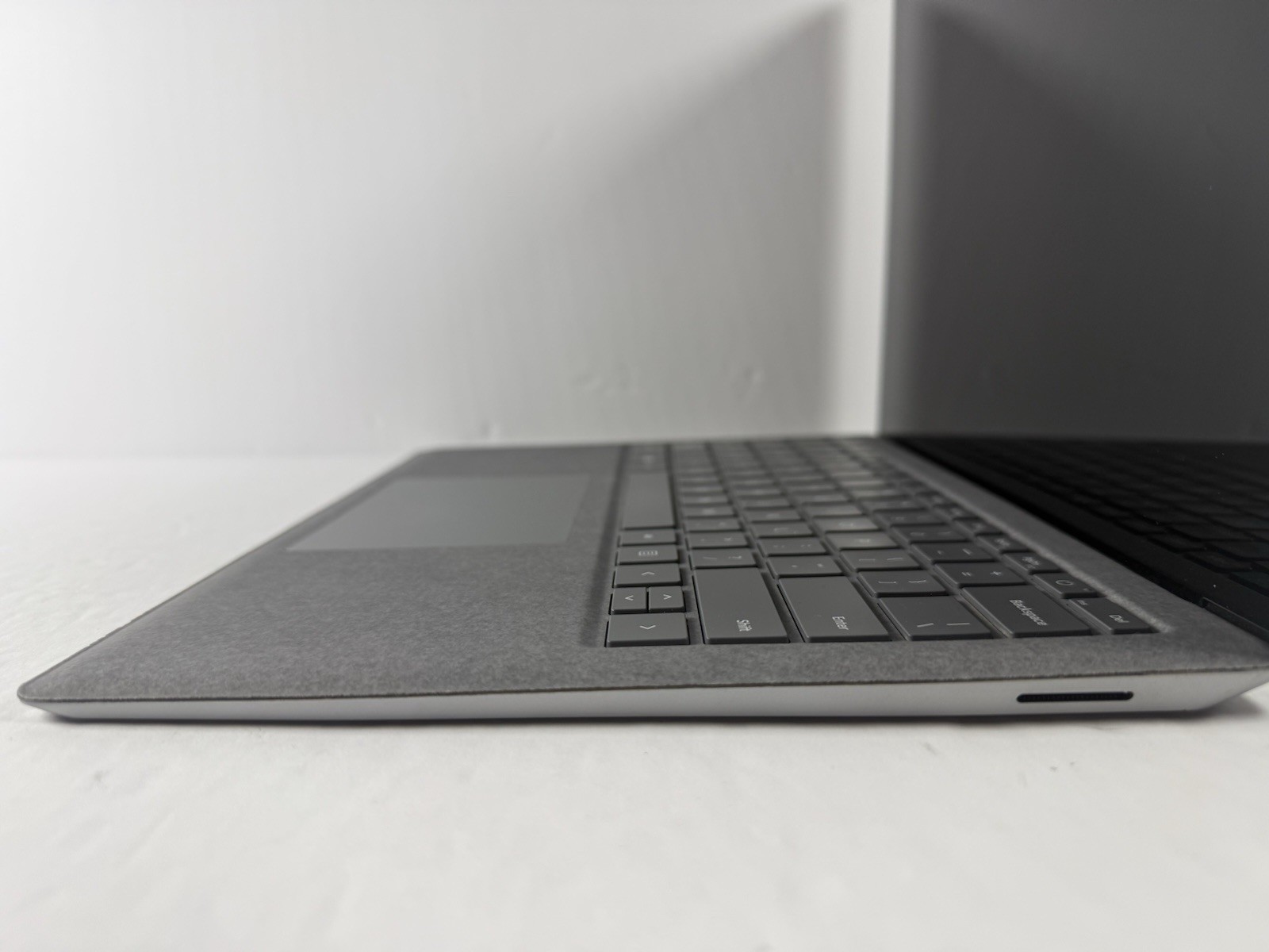 Microsoft Surface Laptop 5 13.5” 1950 Intel Core i7-1265U 16GB RAM 512GB NVME