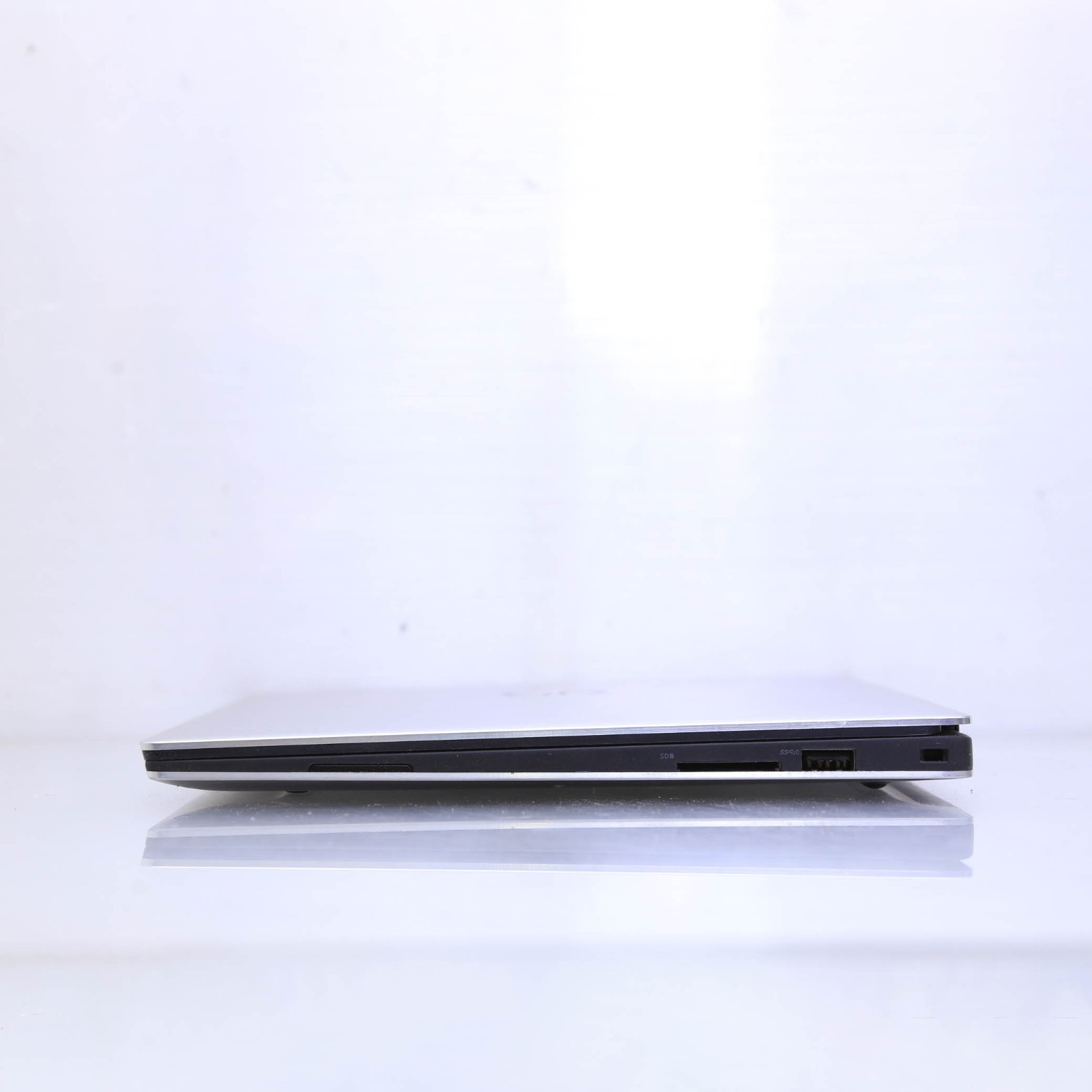 DELL XPS 13 9360 13.3″ FHD CORE i7-7560U 8GB 256GB SSD W10 T6-B6
