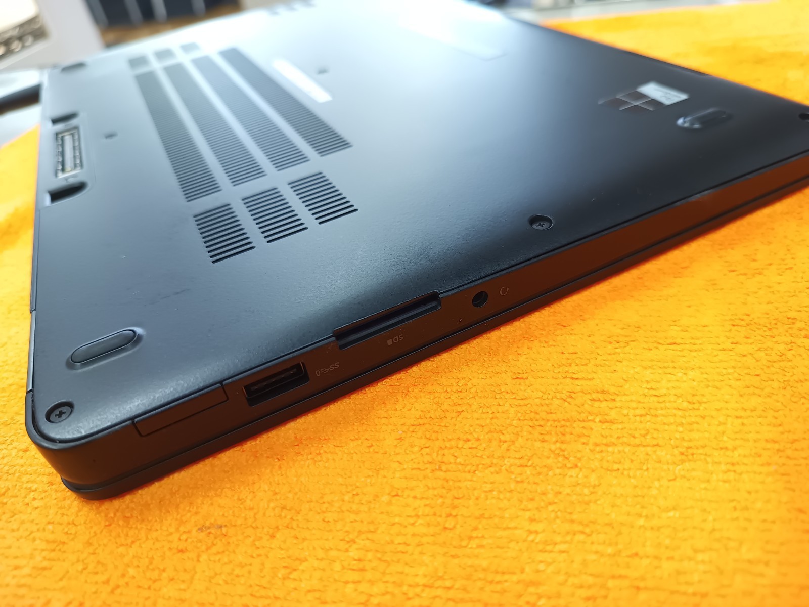 Dell Latitude E7470 14″” Core i7 Laptop 8GB RAM 512 SSD Win 10 Pro Laptop